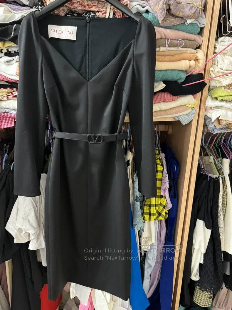 Valentino Valentino V-neck slim dress Size XS / US 0-2 / IT 36-38 - 1 Thumbnail
