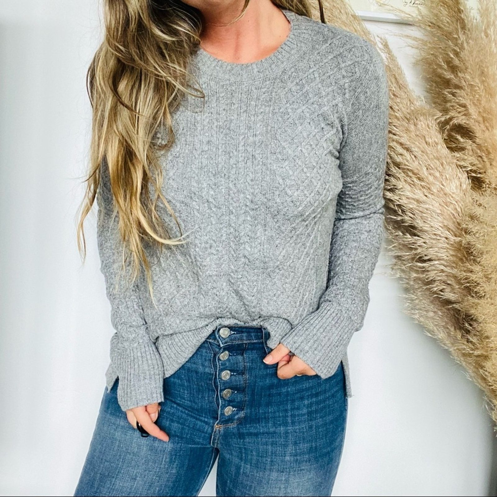 Banana Republic BANANA REPUBLIC Grey Cable Knit Slit Cozy Pullover Sweater Size XS / US 0-2 / IT 36-38 - 1 Thumbnail
