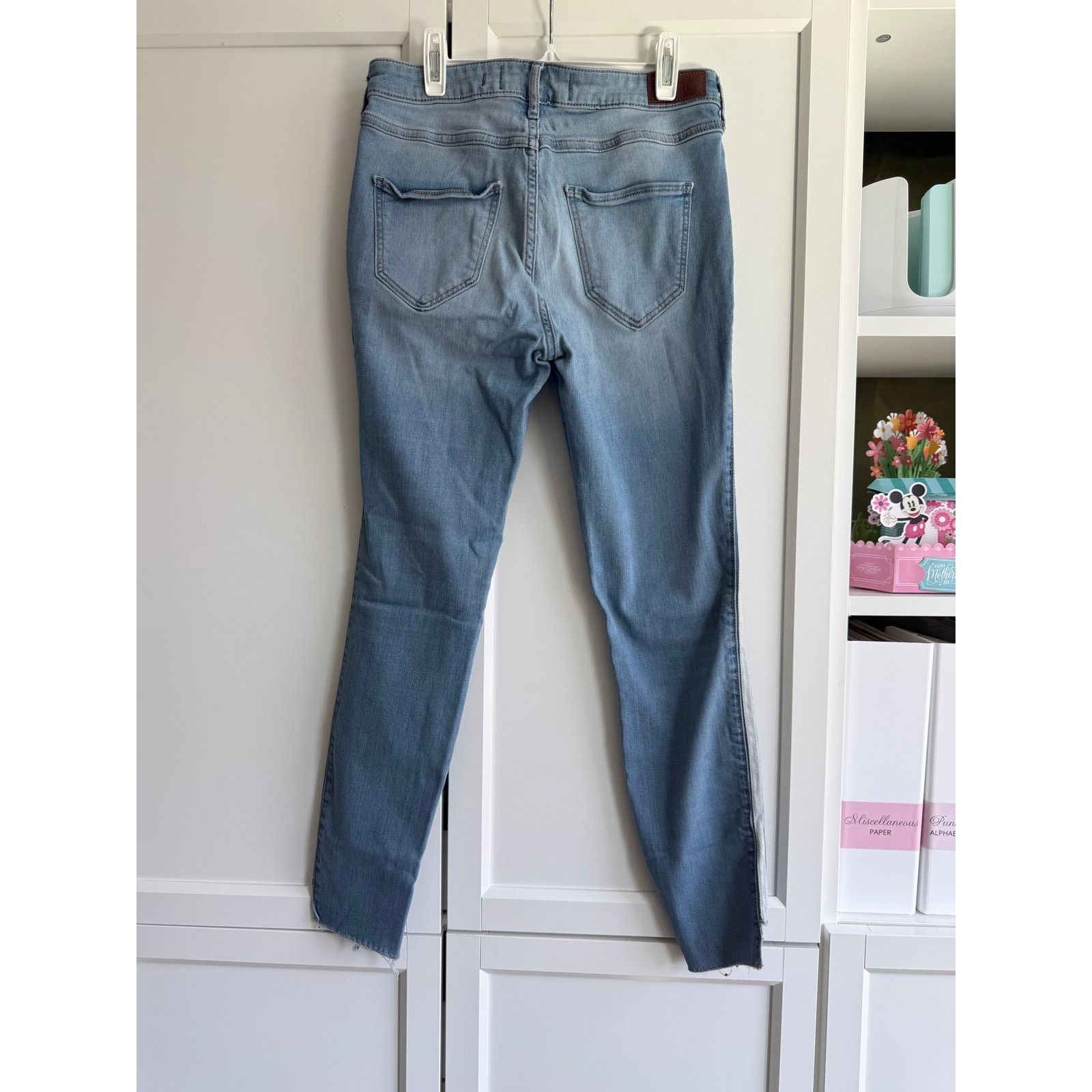 Hollister Hollister High Rise Light Wash Stripe Crop Slim Jeans - D025 Size 27" / US 4 / IT 40 - 4 Thumbnail
