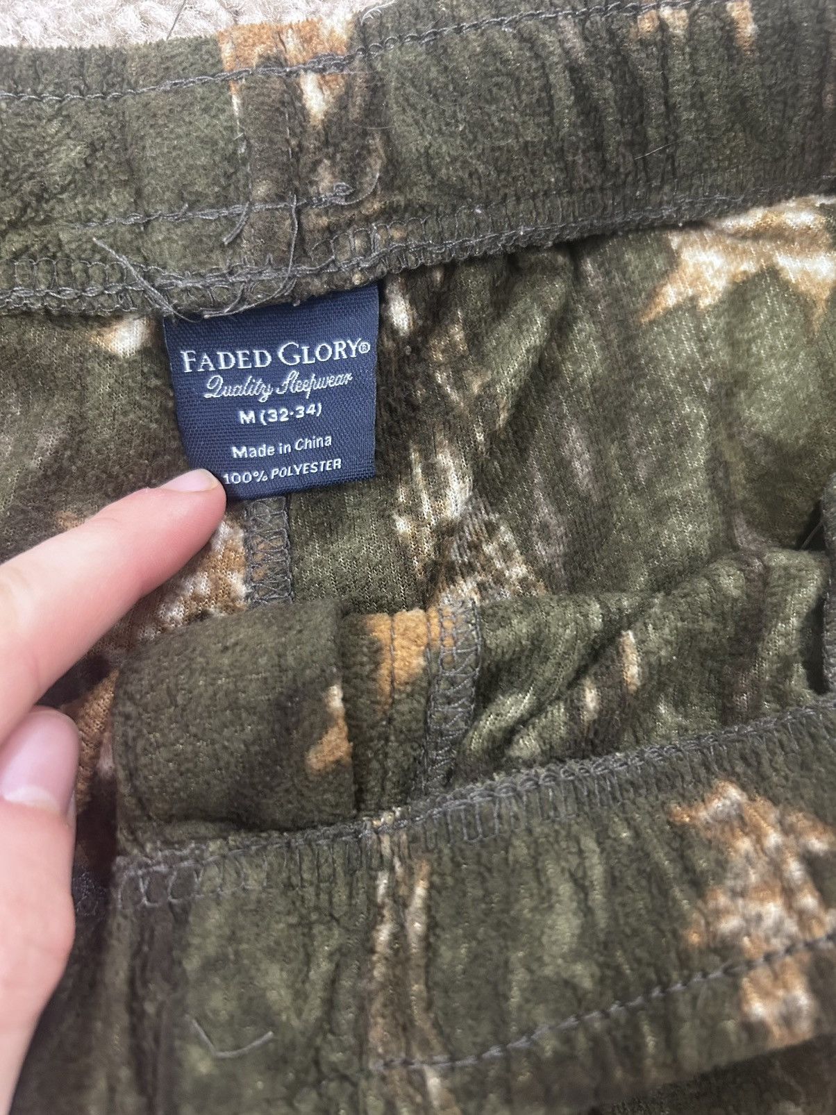 Faded Glory Faded Glory y2k fleece camo pants medium Size US 32 / EU 48 - 5 Thumbnail