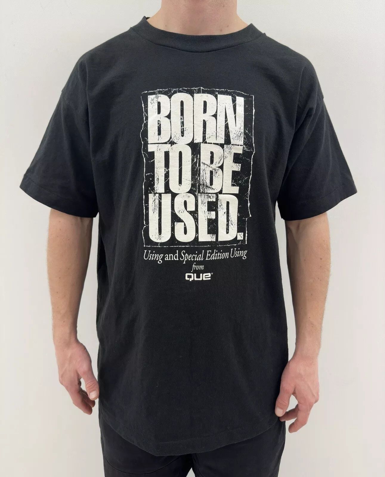 Fruit Of The Loom Vintage Screen Star 1990s Born to be used Que Shirt Single Size US XL / EU 56 / 4 - 1 Thumbnail