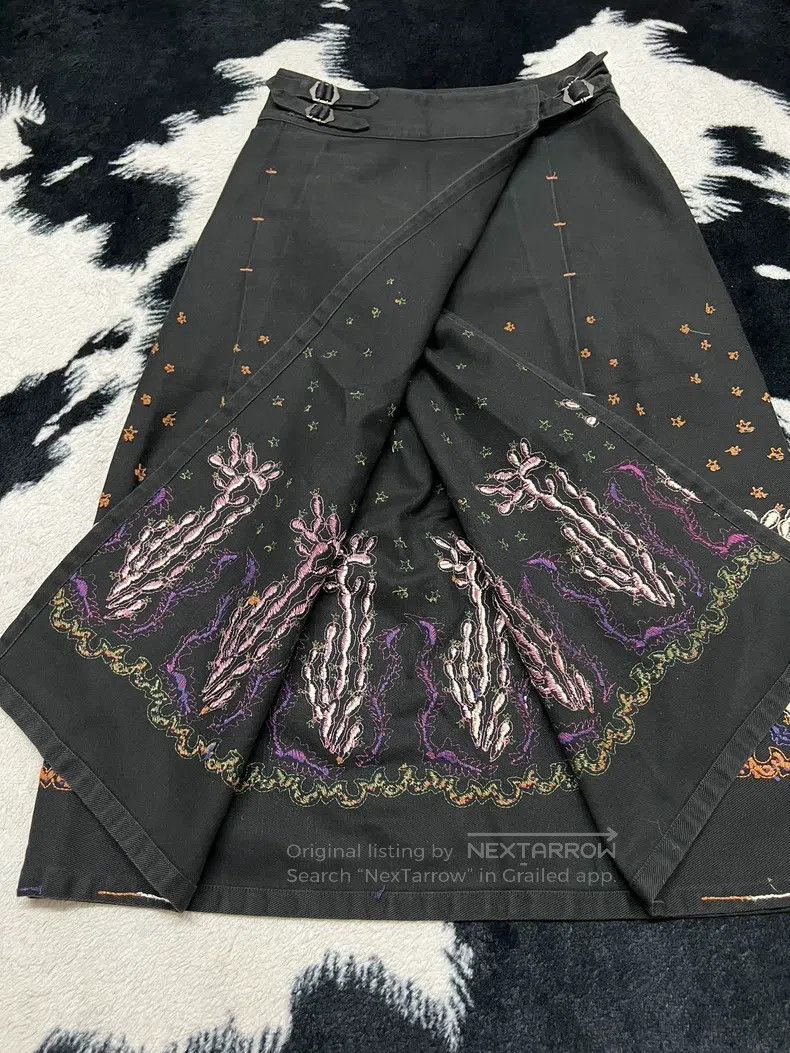 Issey Miyake Issey Miyake Embroidery One Piece Skirt Size 25" / US 0 / IT 36 - 4 Thumbnail