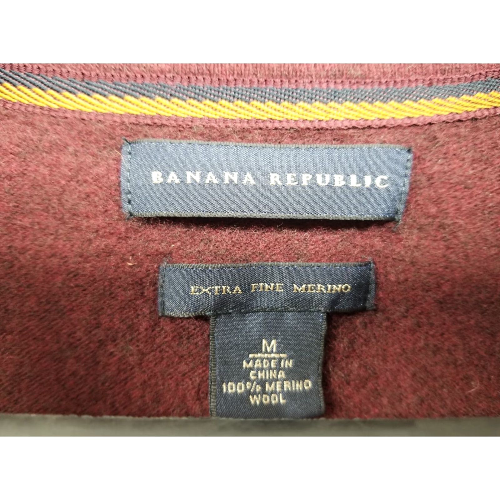 Banana Republic Banana Republic Sweater Women M Burgundy Long Sleeve Button Wool Cardigan 100% Wool Vintage N/A Size M / US 6-8 / IT 42-44 - 3 Thumbnail