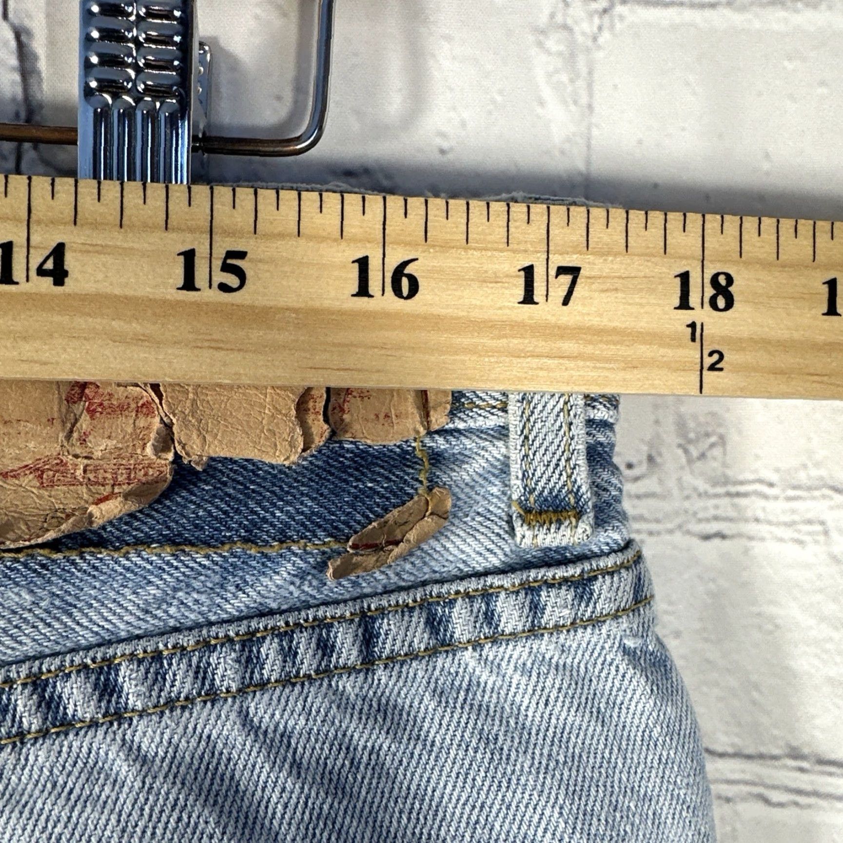 Levi's VINTAGE Levi's Jeans Mens 36x30 Blue Denim 550 Relaxed Fit Faded Grunge Y2K Mens Jeans Size US 36 / EU 52 - 7 Thumbnail