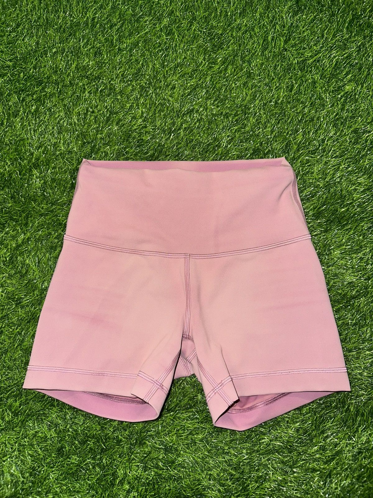 Lululemon Lululemon Rise Biker Shorts Size S/M Size 28" / US 6 / IT 42 - 1 Thumbnail