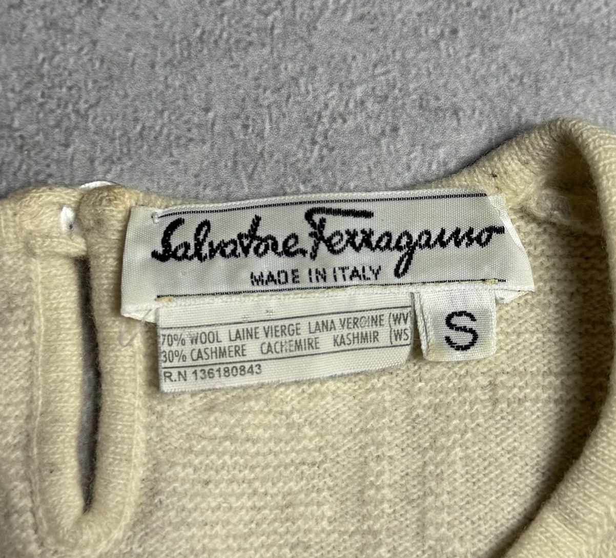 Salvatore Ferragamo Salvatore Ferragamo Vintage Wool Cashmere Knit Sweater Size S / US 4 / IT 40 - 8 Thumbnail