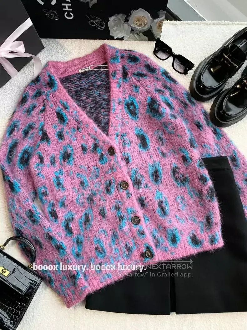 Miu Miu Miu Miu 36 Mohair V-neck sweater cardigan Size S / US 4 / IT 40 - 7 Thumbnail