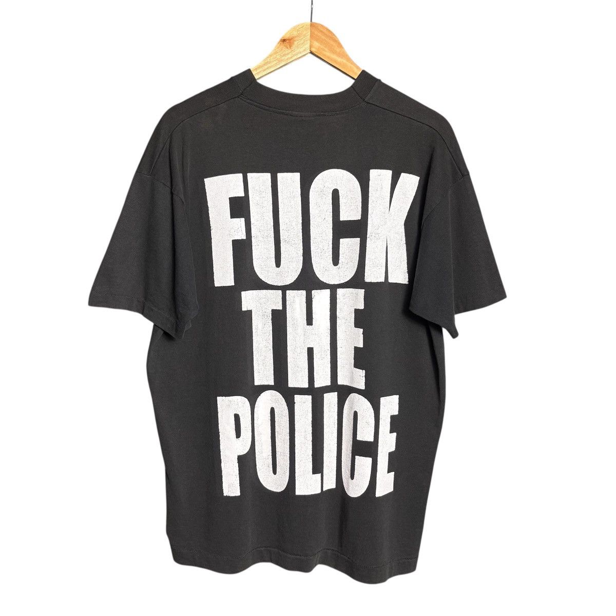 Vintage Rare Vintage 90s Fuck The Police USA Graphic T-Shirt Size US XL / EU 56 / 4 - 1 Thumbnail