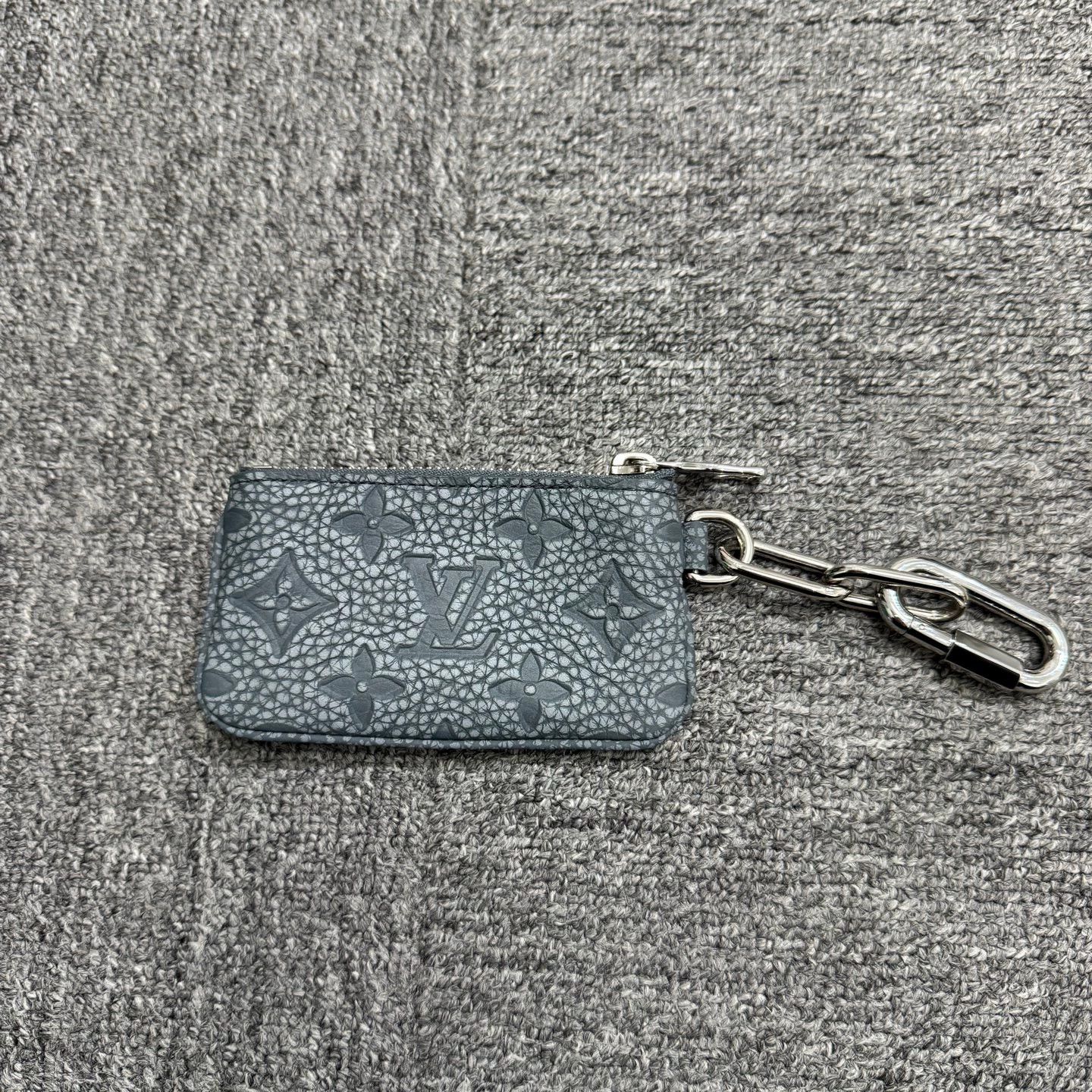 Louis Vuitton LV Climbing Series coin purse Size ONE SIZE - 3 Thumbnail