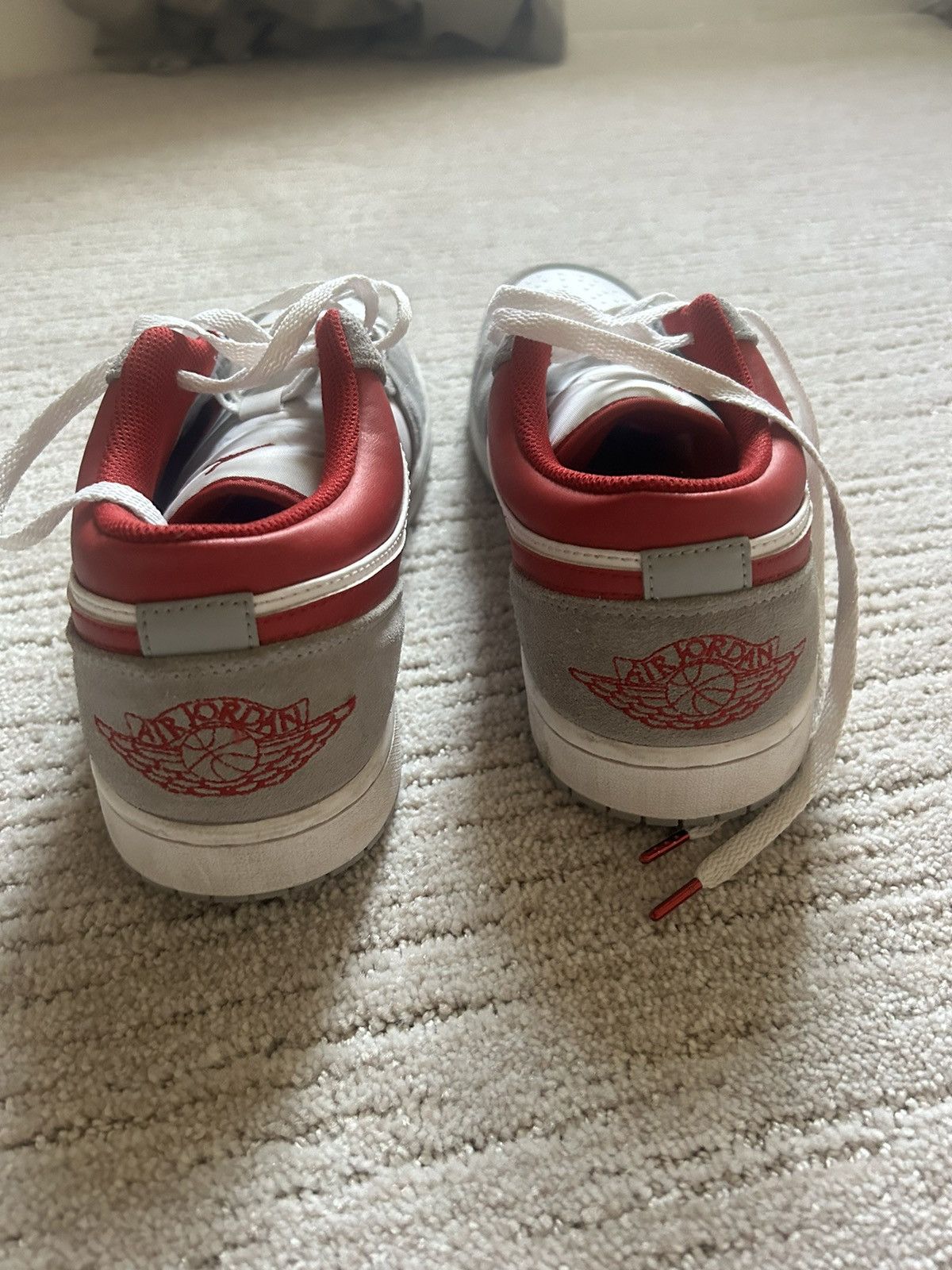 Jordan Brand Jordan 1 low se Light smoke grey Gym red Size US 10.5 / EU 43-44 - 4 Thumbnail