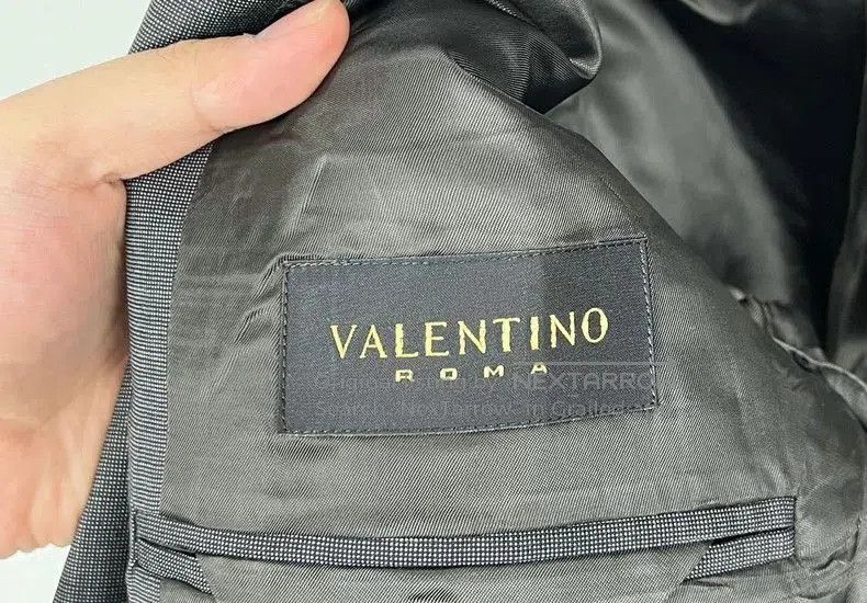 Valentino Valentino Men's Gray Wool Suit. Size US XL / EU 56 / 4 - 7 Thumbnail