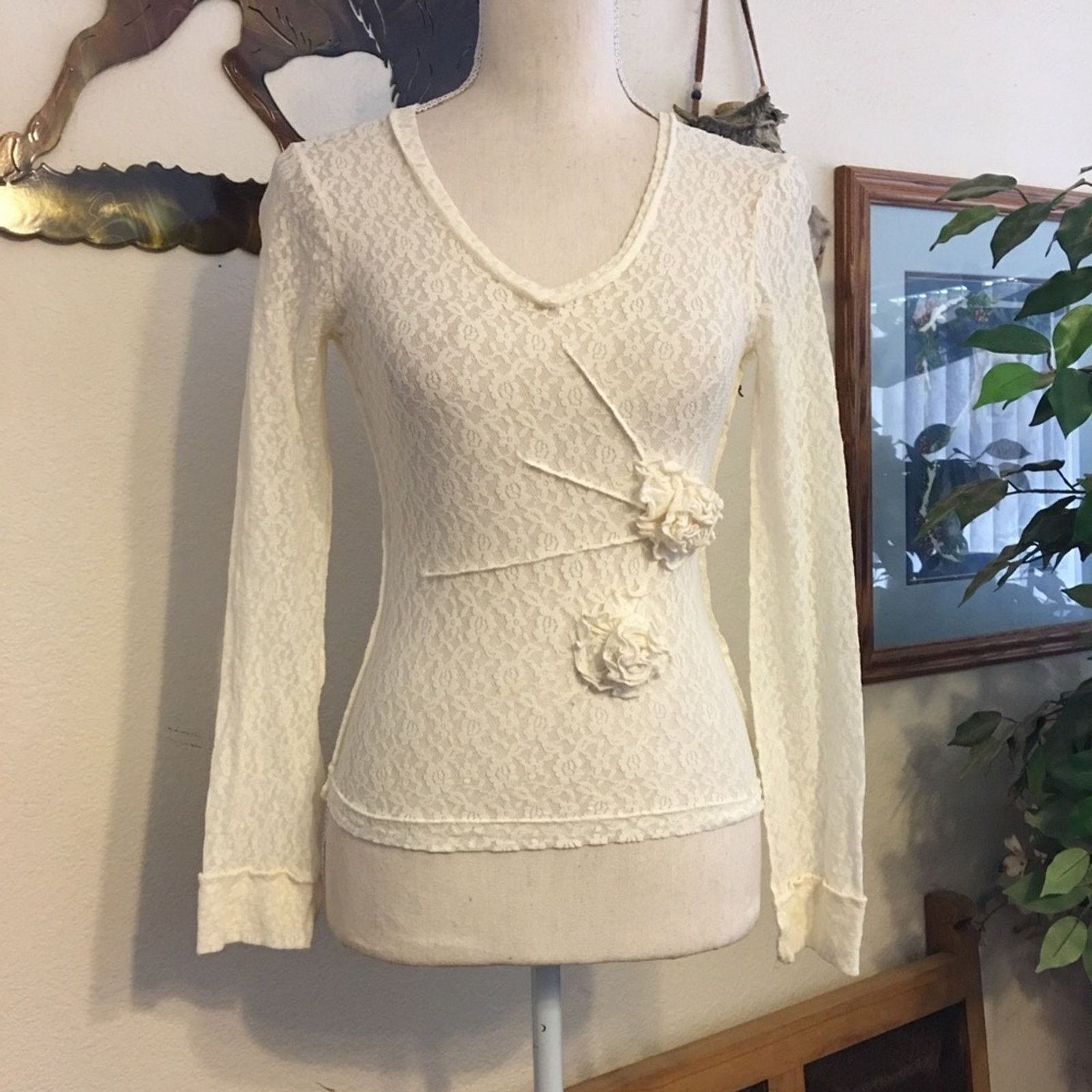 Other Windsor stretch ivory lace rose detail blouse S Size S / US 4 / IT 40 - 1 Thumbnail