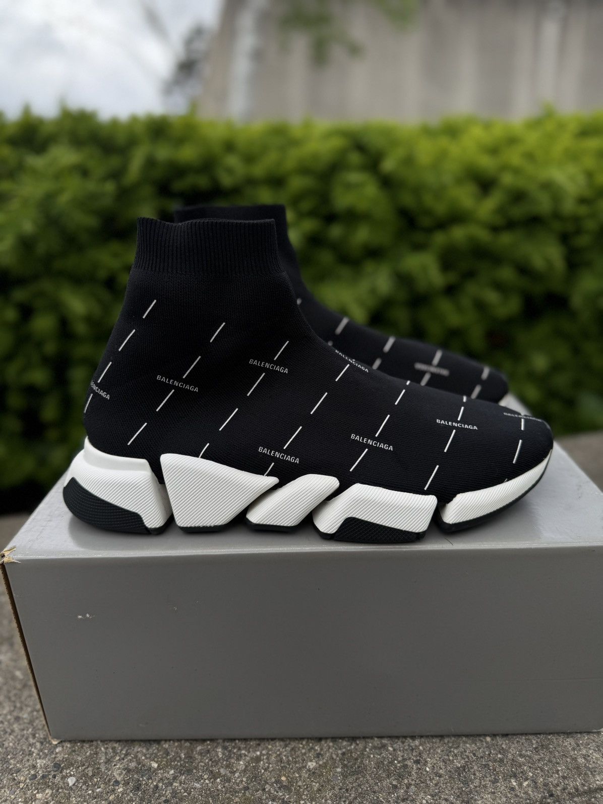 Balenciaga Balenciaga Sock Runner High Top Black White 44EU/11US $995 Size US 11 / EU 44 - 2 Thumbnail