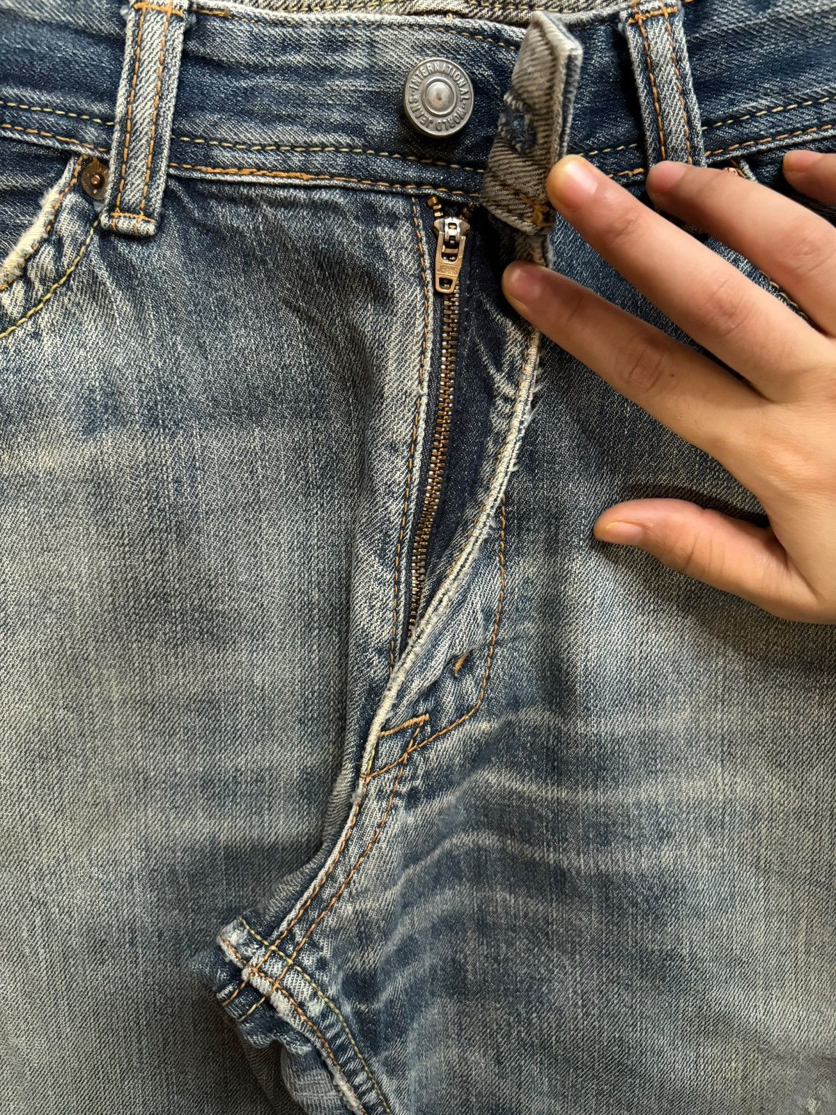 Japanese Brand Vintage Japanese Brand Faded Rusty Wash Distress Baggy Jeans Size US 34 / EU 50 - 3 Thumbnail