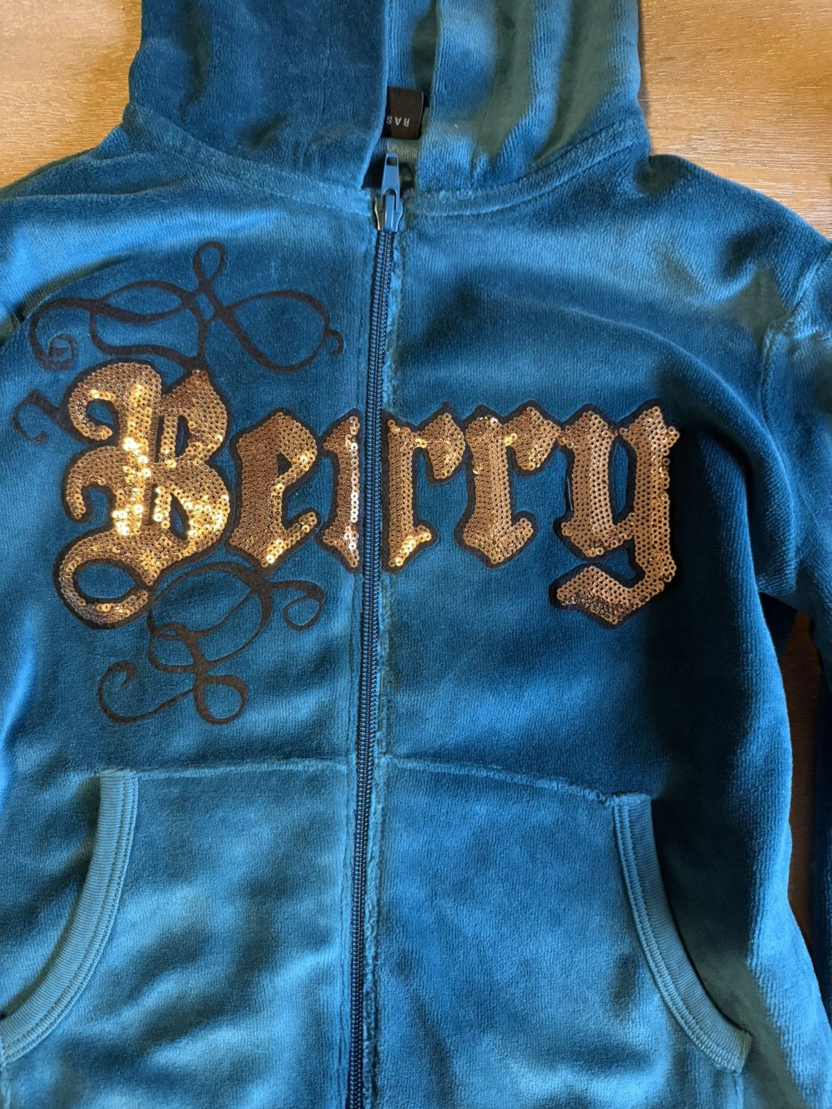 The GV Gallery Paris Hilton Velour Hoodie Size XS / US 0-2 / IT 36-38 - 2 Thumbnail