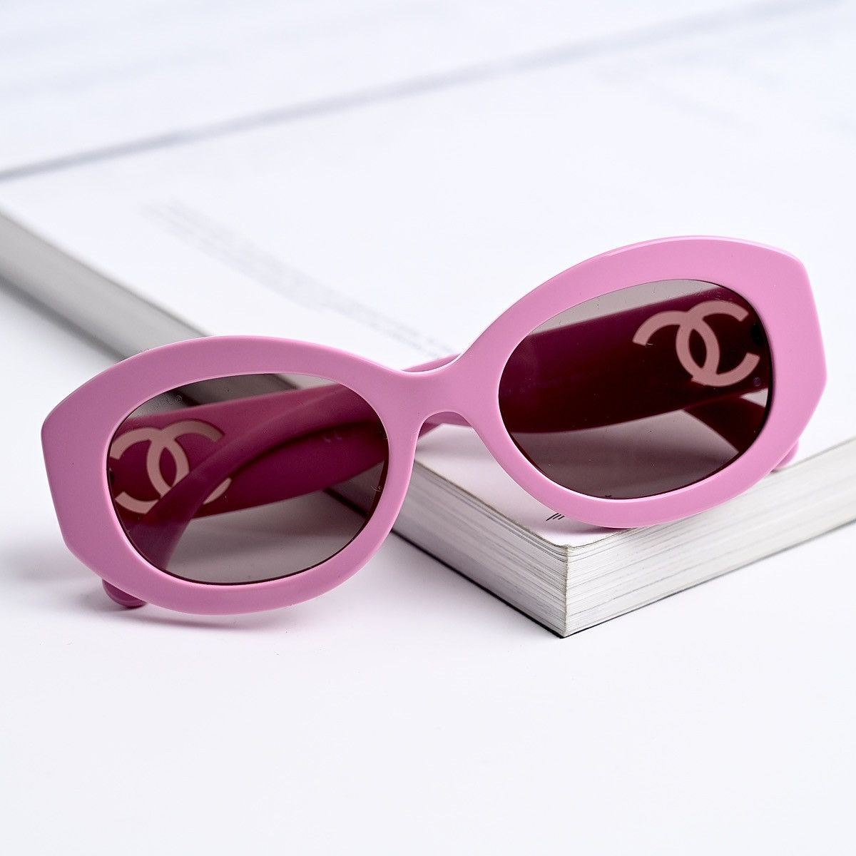 Chanel CHANEL 0CH5528 177653 SUNGLASSES Size ONE SIZE - 8 Thumbnail