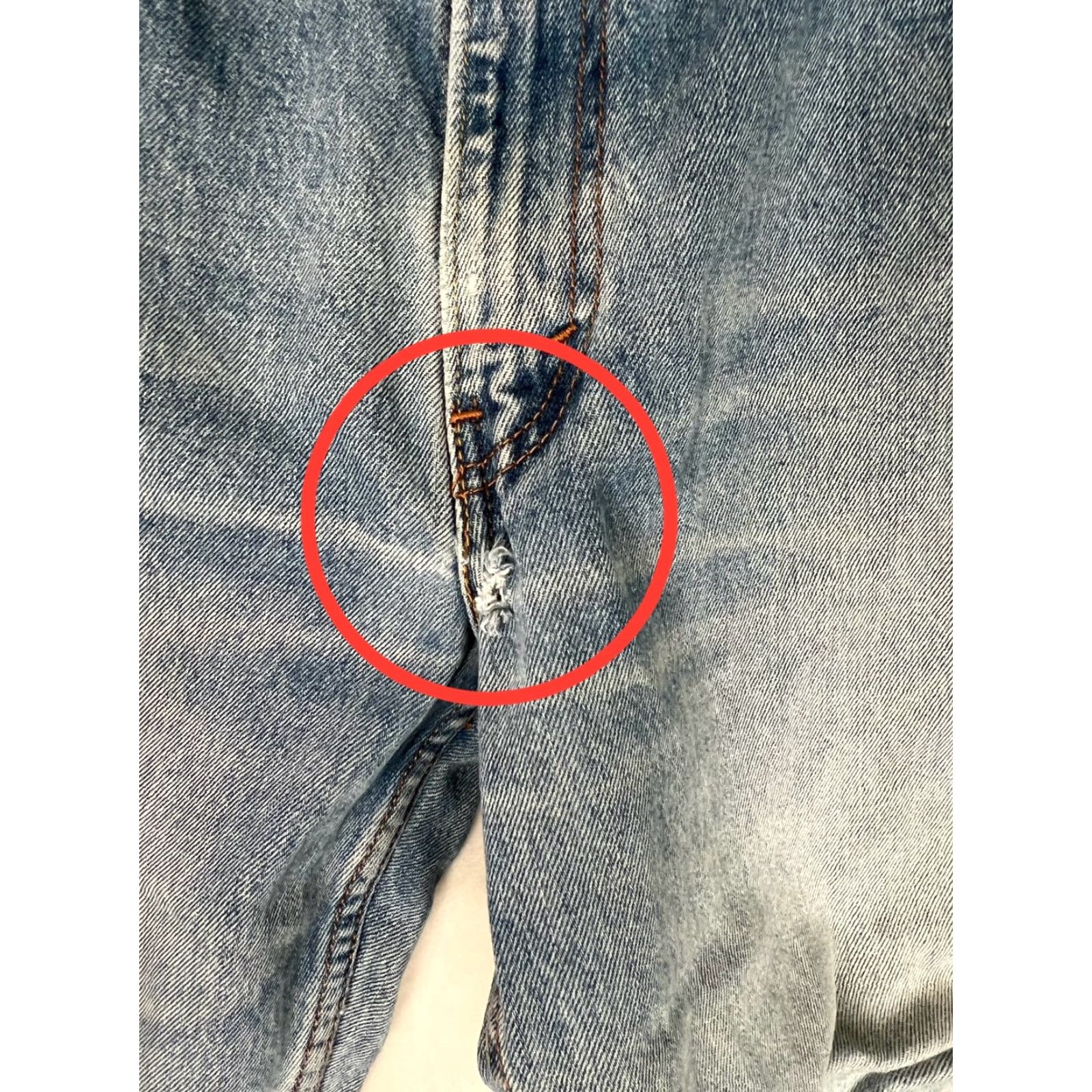 Levi's VINTAGE Levi’s 550 Jeans Jeans 550 Distressed Medium Wash 36x29 Levi’s 550 5-Pocket Men Regular 90s Grunge USA Retro Jeans Size US 36 / EU 52 - 6 Thumbnail