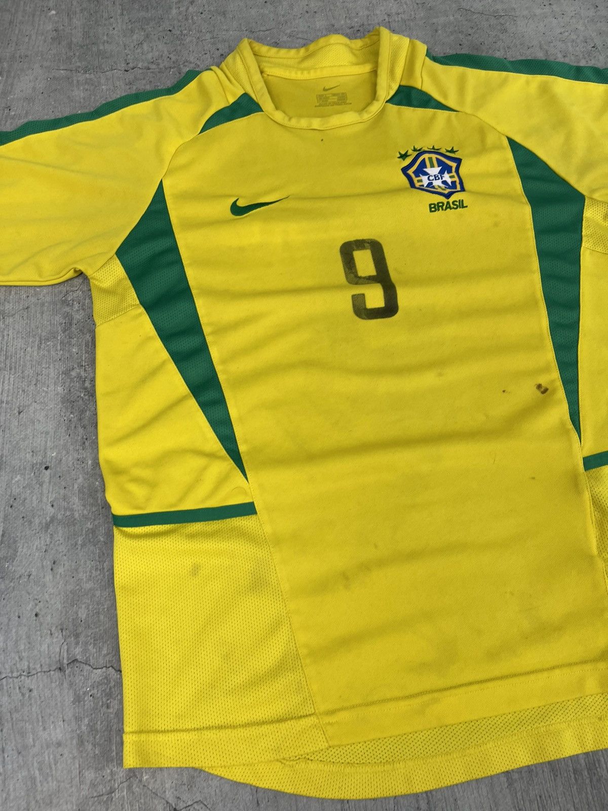 Nike Nike Rare Brazil Ronaldo 9 2002 vintage jersey size L Size US L / EU 52-54 / 3 - 4 Thumbnail