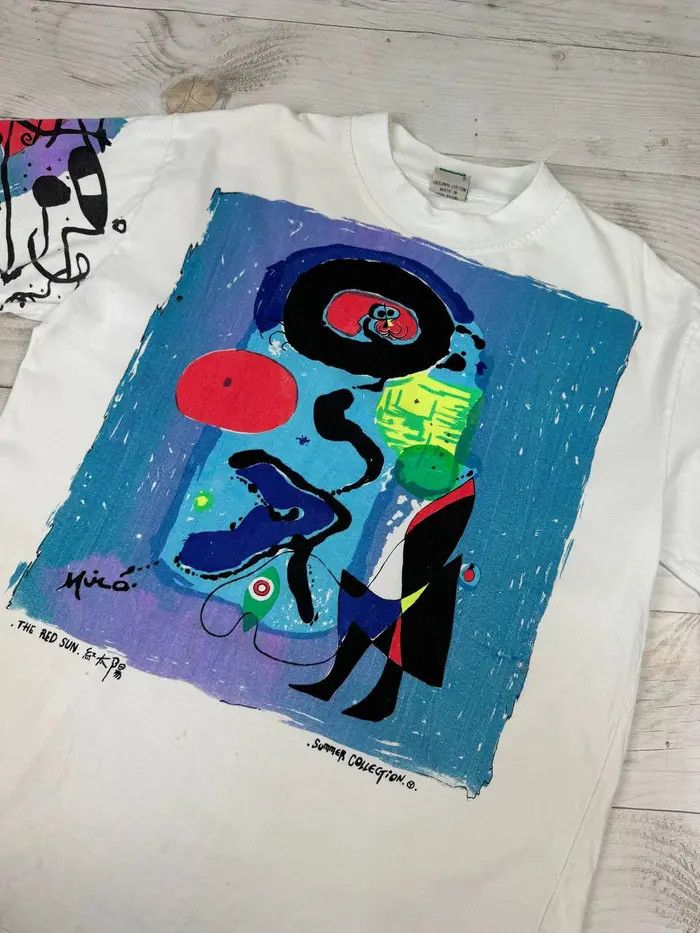 Vintage Vintage Joan Miro Art T-Shirt 90s The Red Sun Size US L / EU 52-54 / 3 - 11 Thumbnail