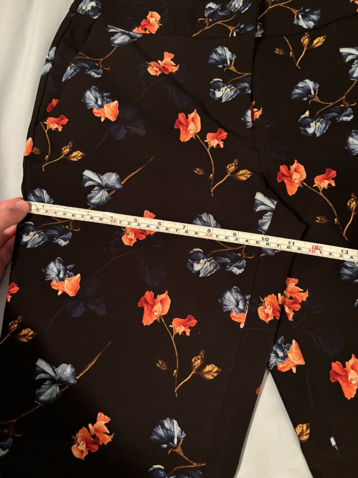 Cynthia Rowley × Designer Floral Dress Pants Slacks Flower Pattern Design Black Color Size 28" / US 6 / IT 42 - 9 Thumbnail
