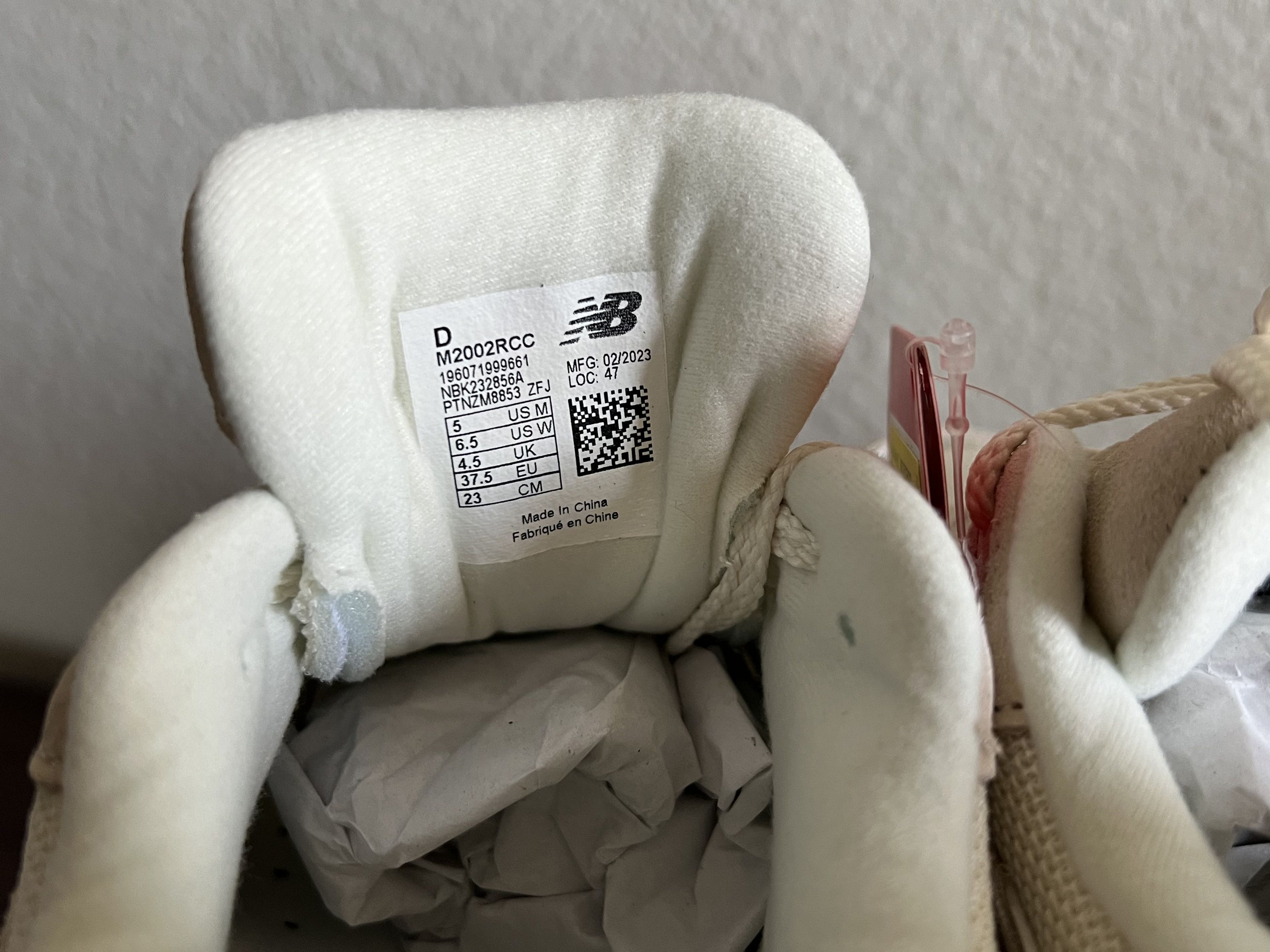New Balance New Balance 2002R Cream Sneakers Size US 5 / EU 37 - 6 Thumbnail