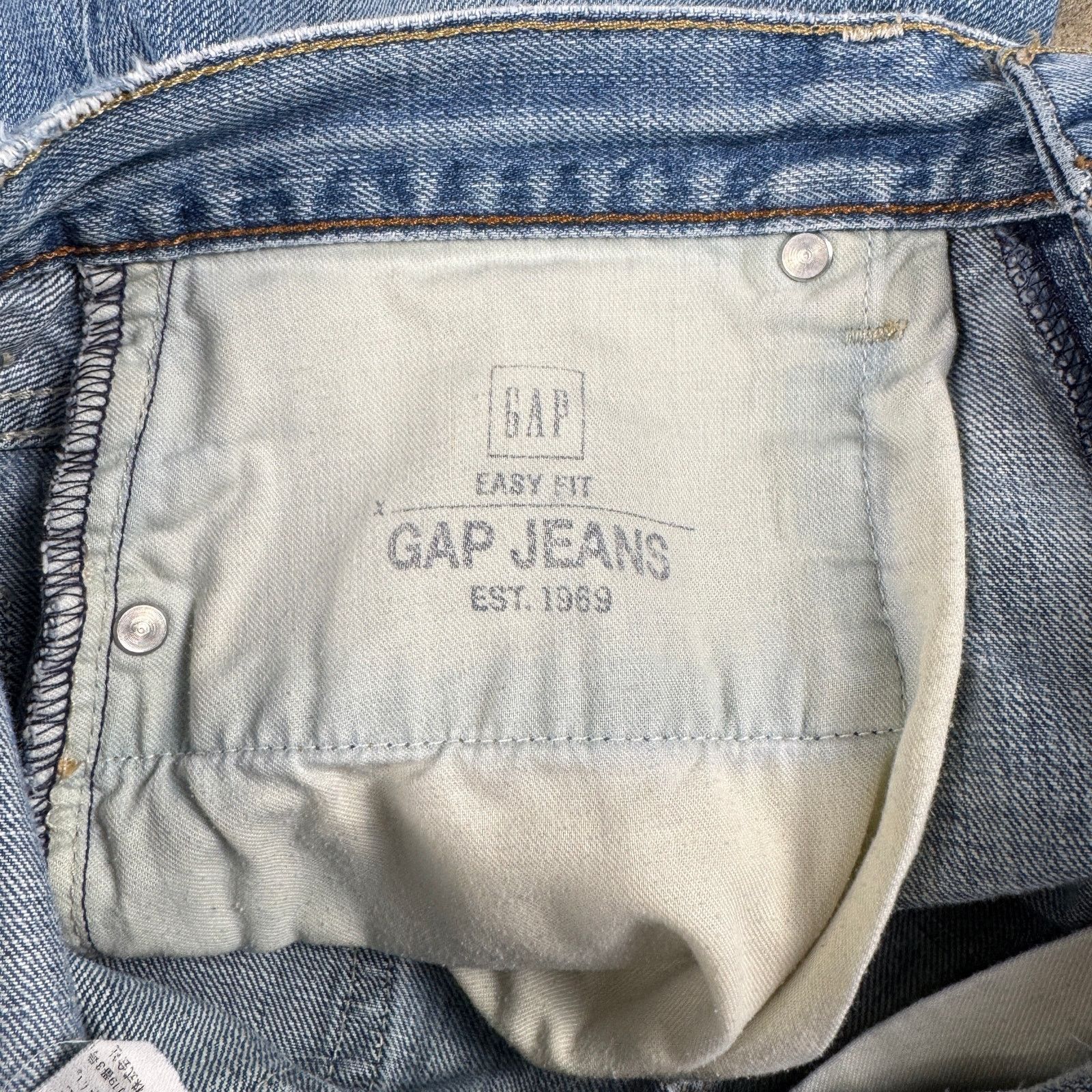 Gap Gap Easy Fit Vtg Men’s Jeans 31 Light Wash Distressed Hem Size US 31 - 8 Thumbnail