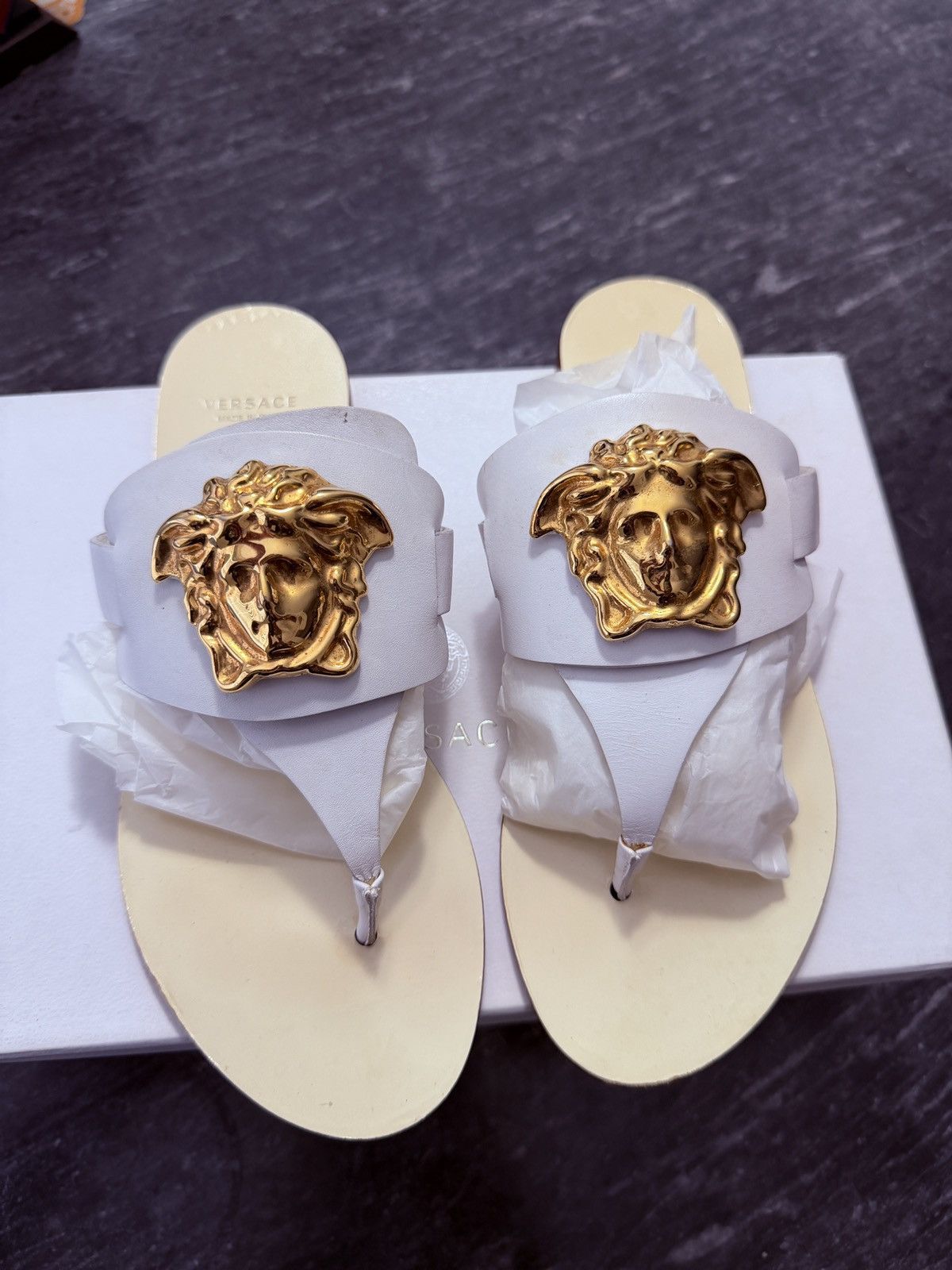 Versace Versace White Leather Medusa Sandals size it35.5 Size US 5.5 / IT 35.5 - 2 Thumbnail