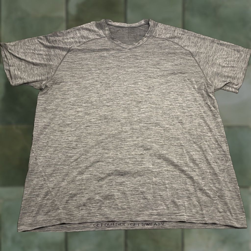 Lululemon Lululemon Metal Vent T-Shirt Gray 2XL Mens Short Sleeve Athletic Tee Crew Neck Logo Basic Activewear Casual Shirt Size US XXL / EU 58 / 5 - 1 Thumbnail