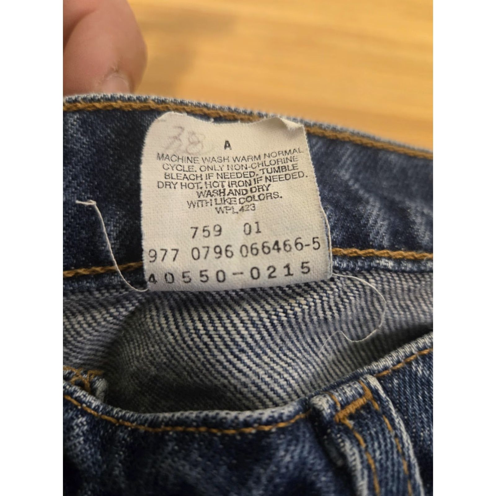 Levi's Levi's 550 Jeans Mens 40x30 Blue Medium Wash Relaxed Fit Tapered Leg Denim Jeans Mens Blue 40 30 Cotton Zip Five-pocket Size US 40 / EU 56 - 7 Thumbnail