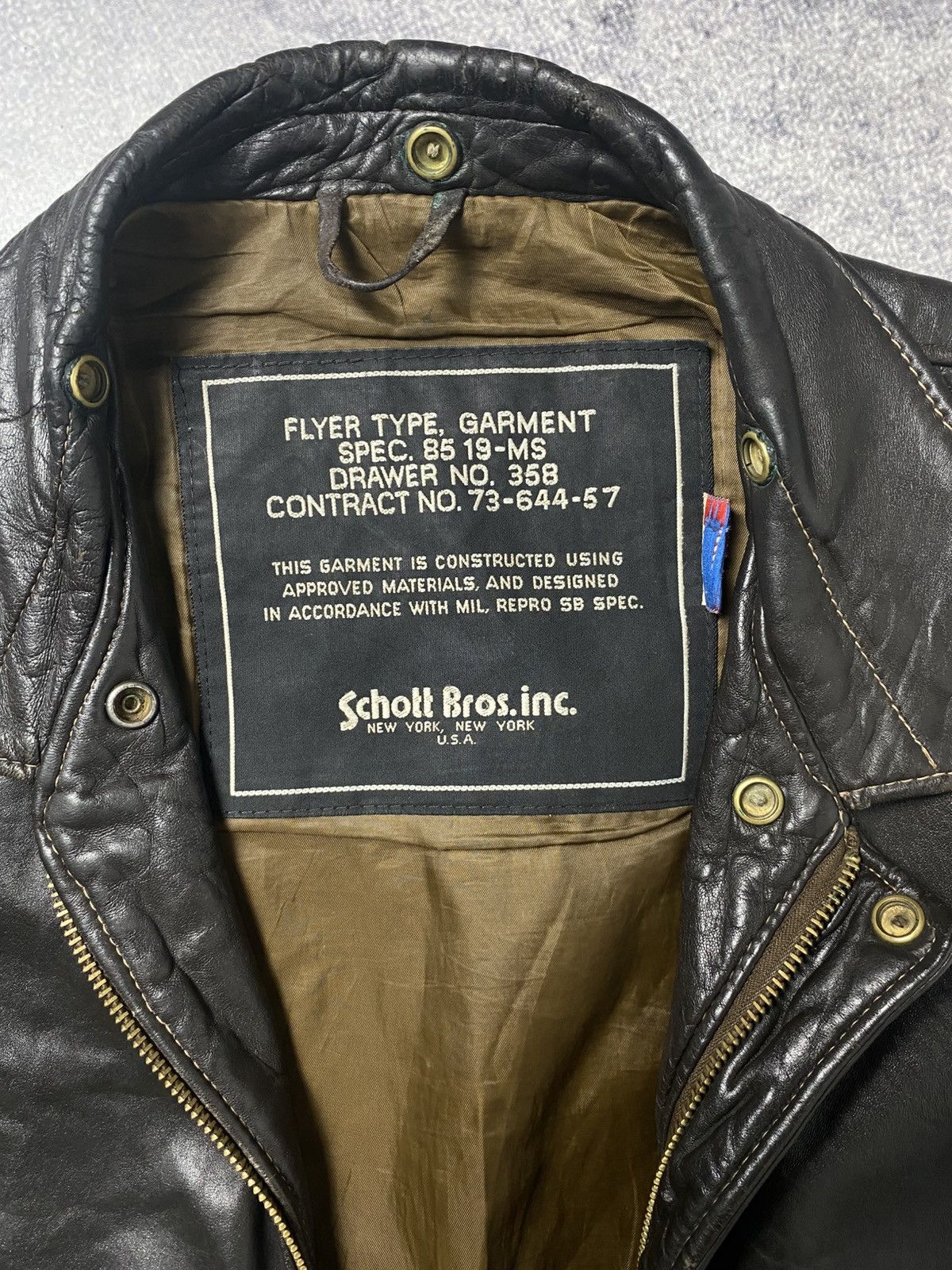 Schott MADE IN USA SCHOTT VINTAGE LEATHER FLIGHT BOMBER JACKET Size US M / EU 48-50 / 2 - 3 Thumbnail