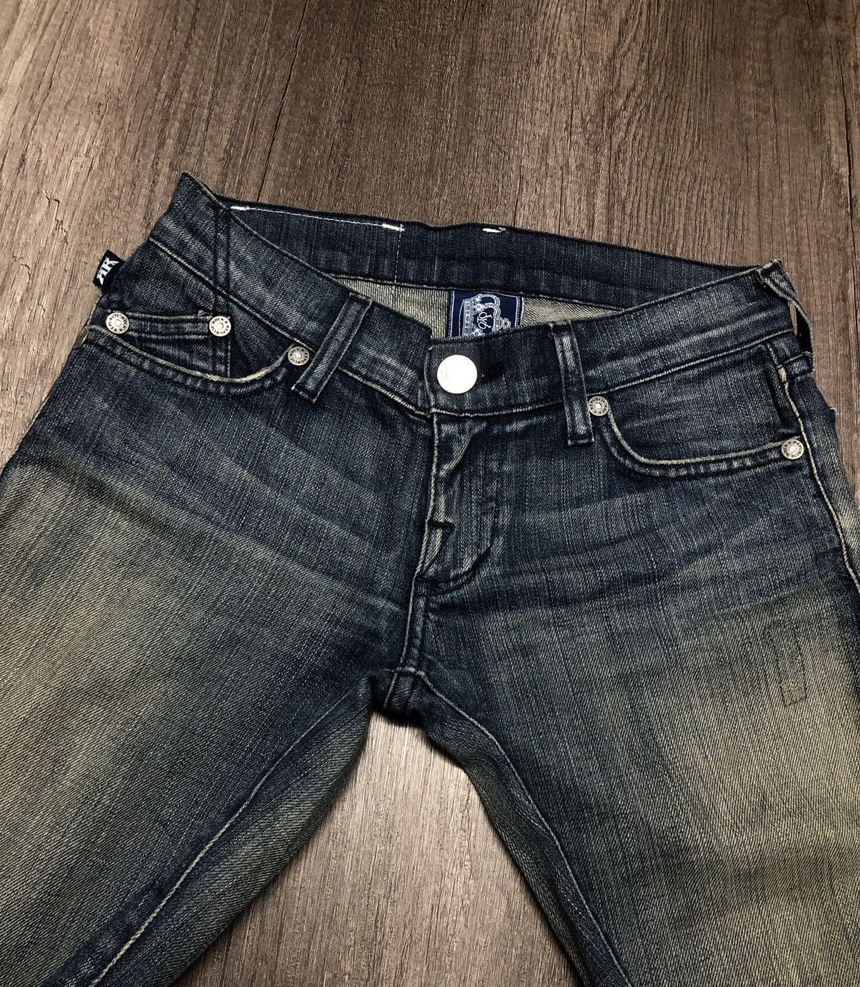 Rock & Republic × Victoria Beckham VICTORIA BECKHAM FOR ROCK & REPUBLIC FLARE JEANS Size 28" / US 6 / IT 42 - 3 Thumbnail