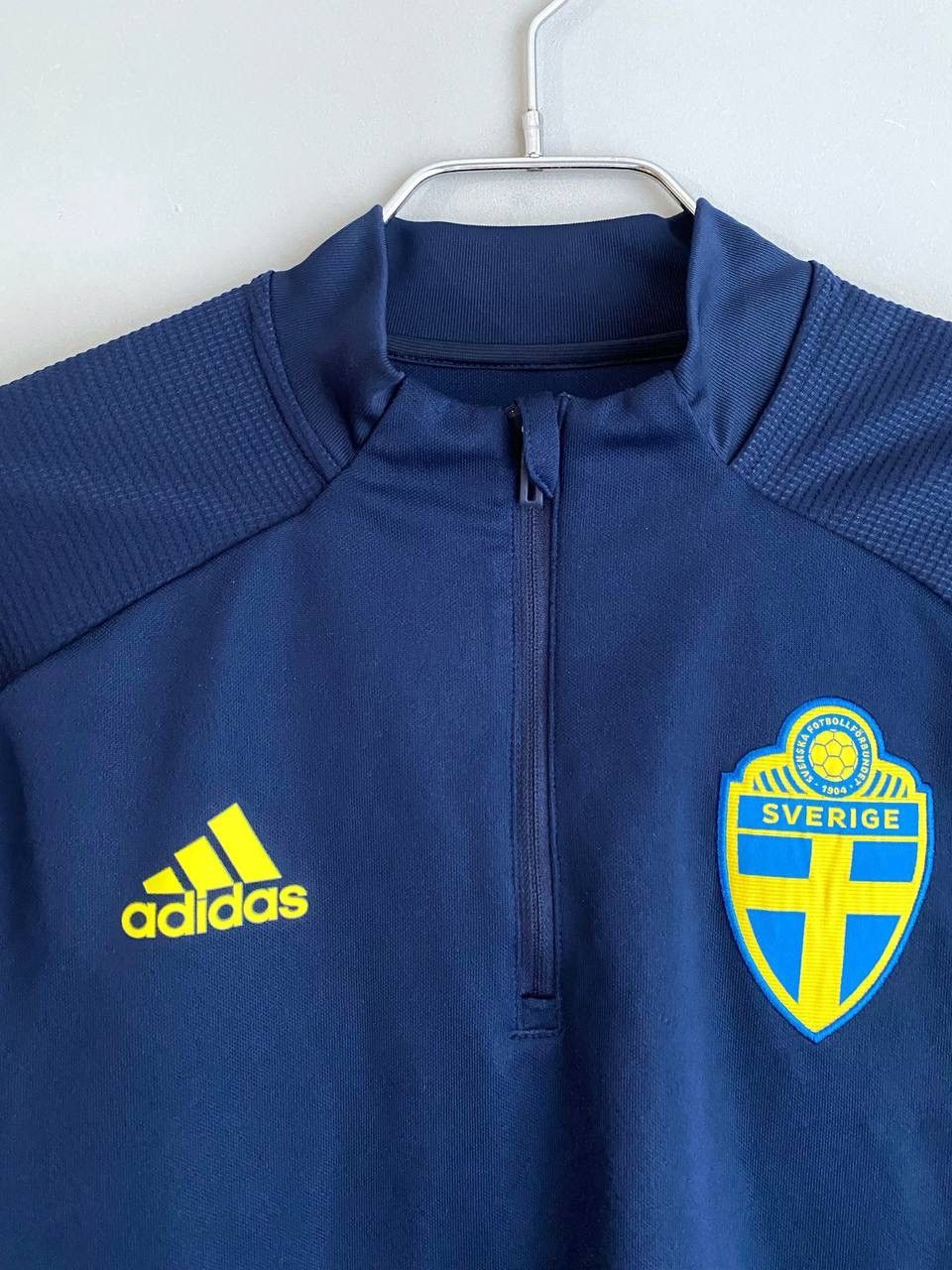 Adidas Sweden National Football Team Soccer Longsleeve, M, FS7183 Size US M / EU 48-50 / 2 - 7 Thumbnail