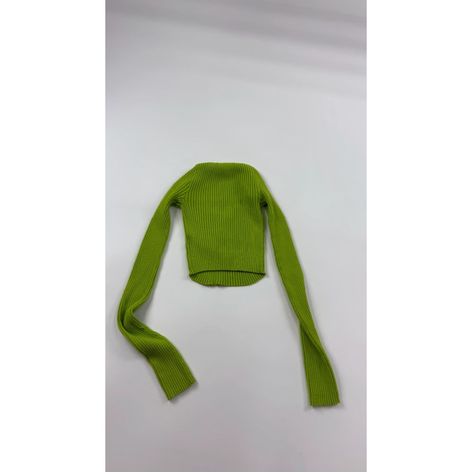 Urban Outfitters Urban Outfitters Crop Top Women Small Green Long Sleeve Square Neck Criss Cross Pullover Barcode: Blouse Style/Cropped, Casual Shirt Size S / US 4 / IT 40 - 3 Thumbnail