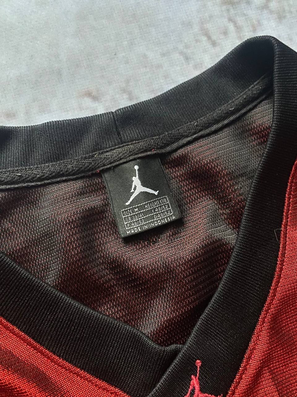 Jordan Brand × Vintage Vintage Jordan Central Logo Tank Tee Jersey Y2K Size US M / EU 48-50 / 2 - 4 Thumbnail