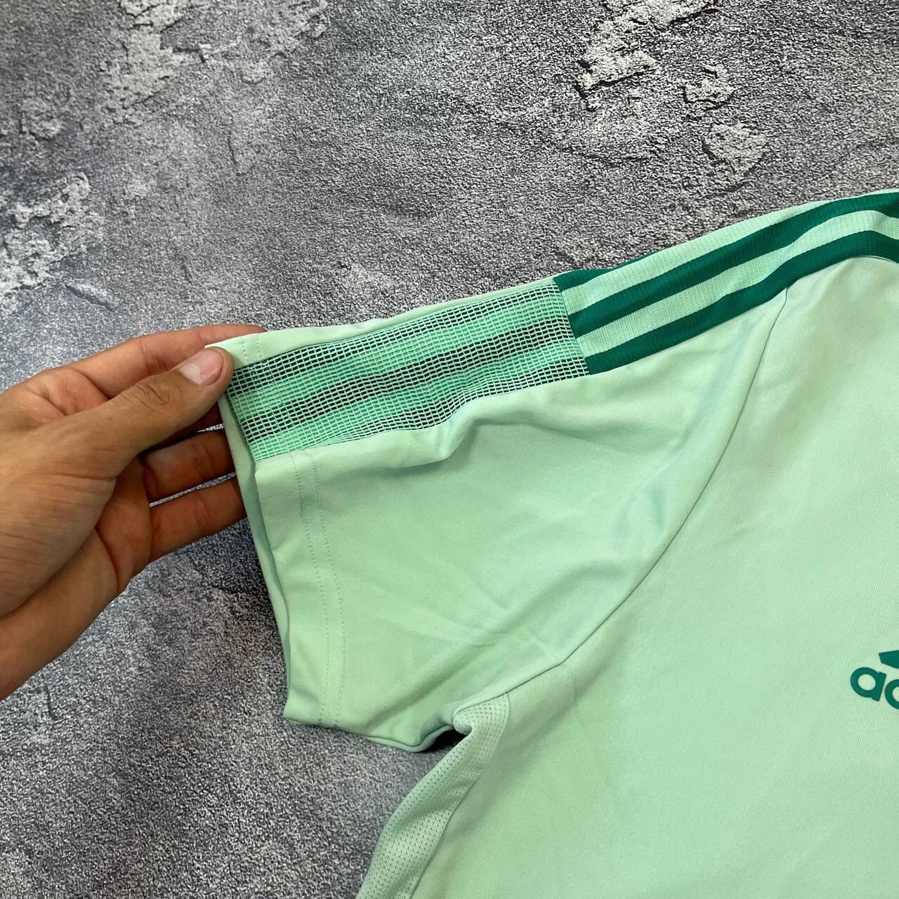 Adidas Mens FC CELTIC 2020/2021 soccer jersey perfect condition Size US M / EU 48-50 / 2 - 12 Thumbnail