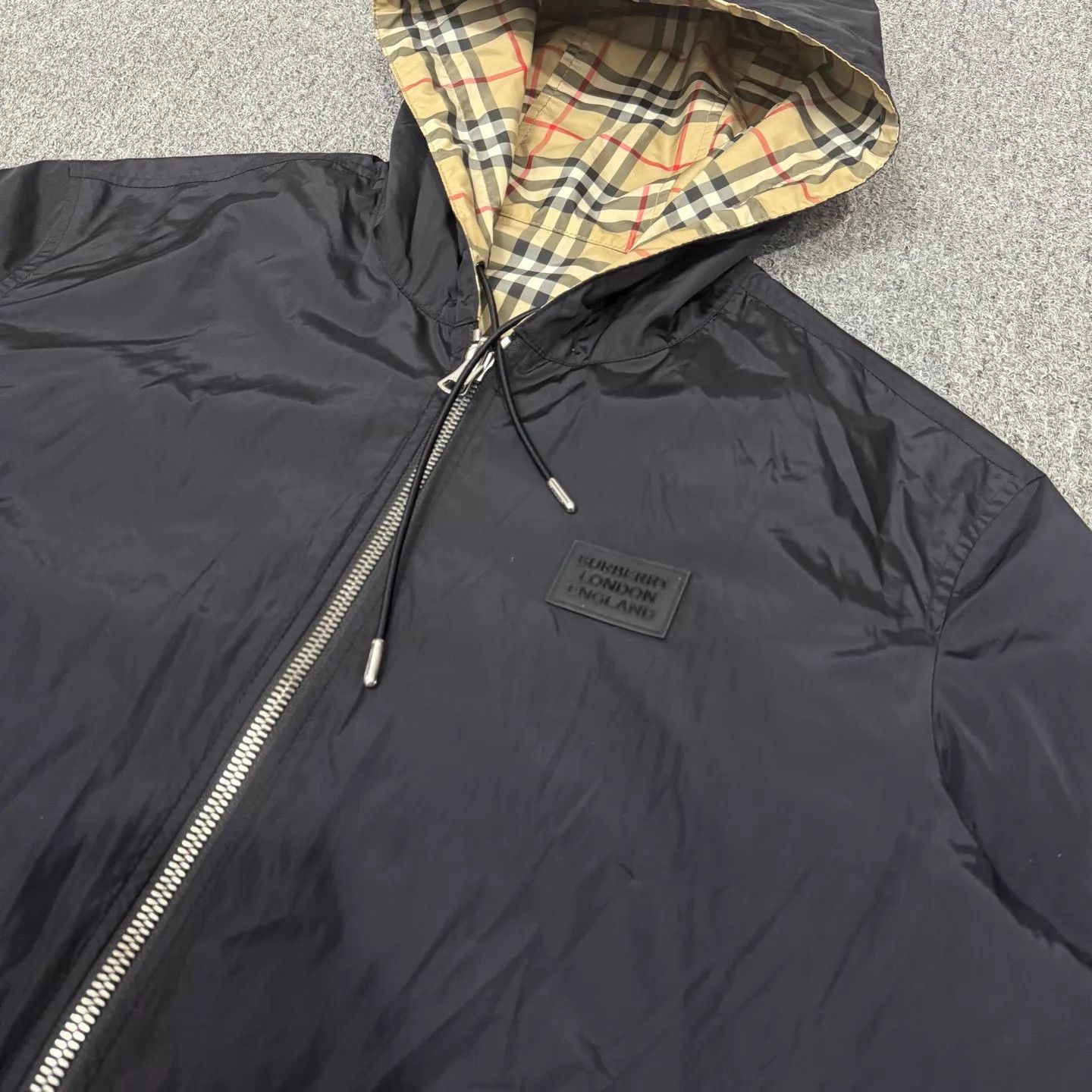Burberry Burberry black check double-faced nylon L jacket mint Size US L / EU 52-54 / 3 - 3 Thumbnail