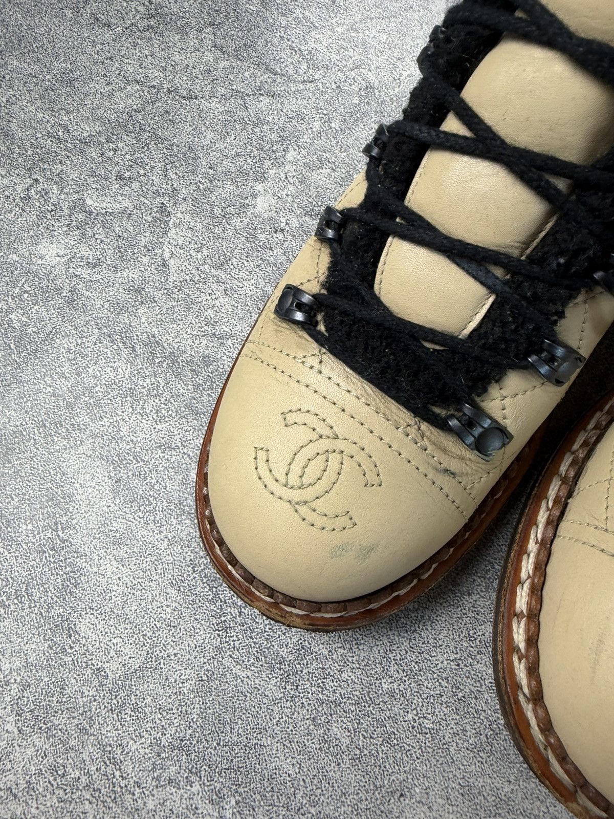 Chanel Chanel Cream Quilted Shearling Boots Size US 8.5 / IT 38.5 - 6 Thumbnail