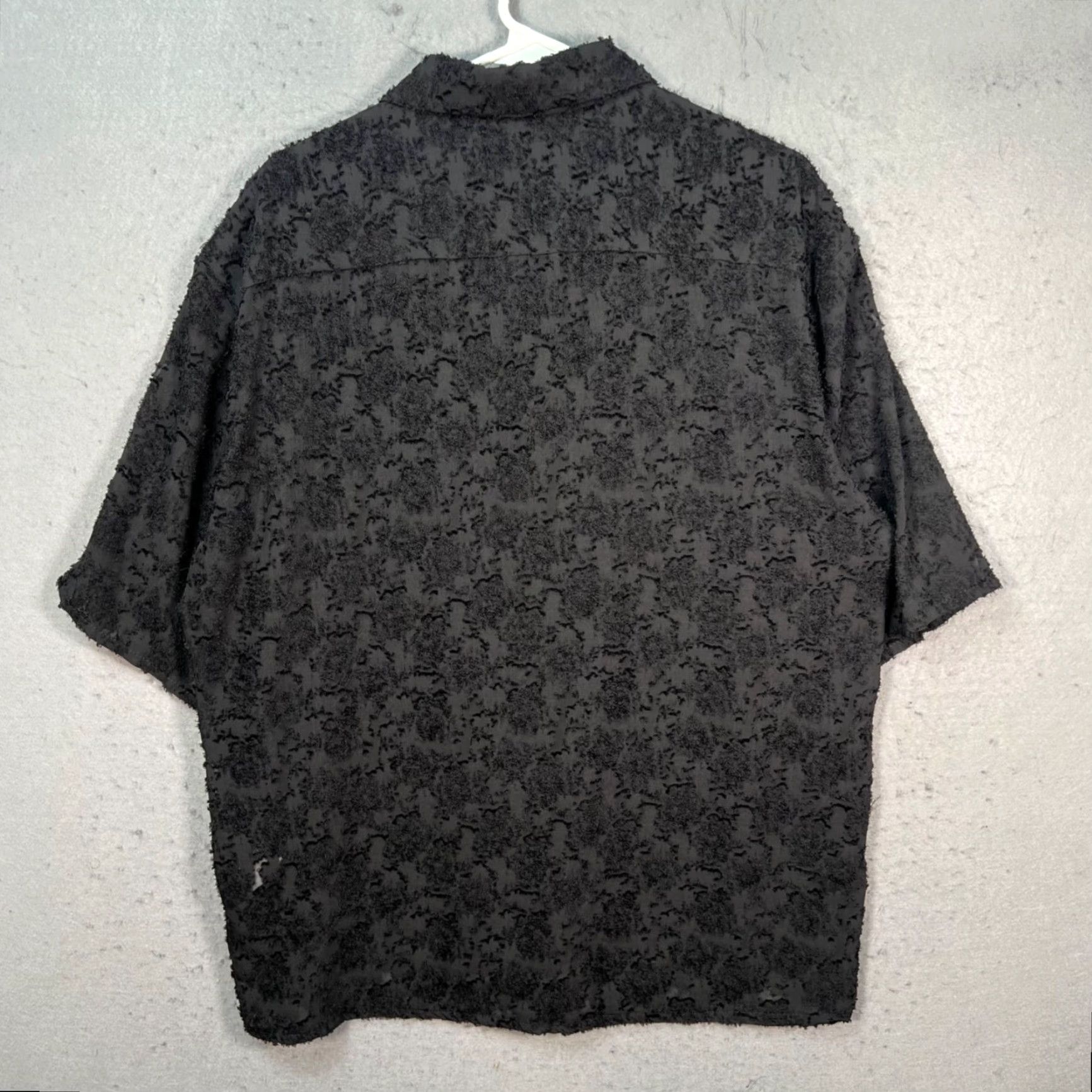Vintage UMTC Studios Mens Medium Black Textured Button-Up Shirt Abstract Burnout Size US M / EU 48-50 / 2 - 2 Thumbnail