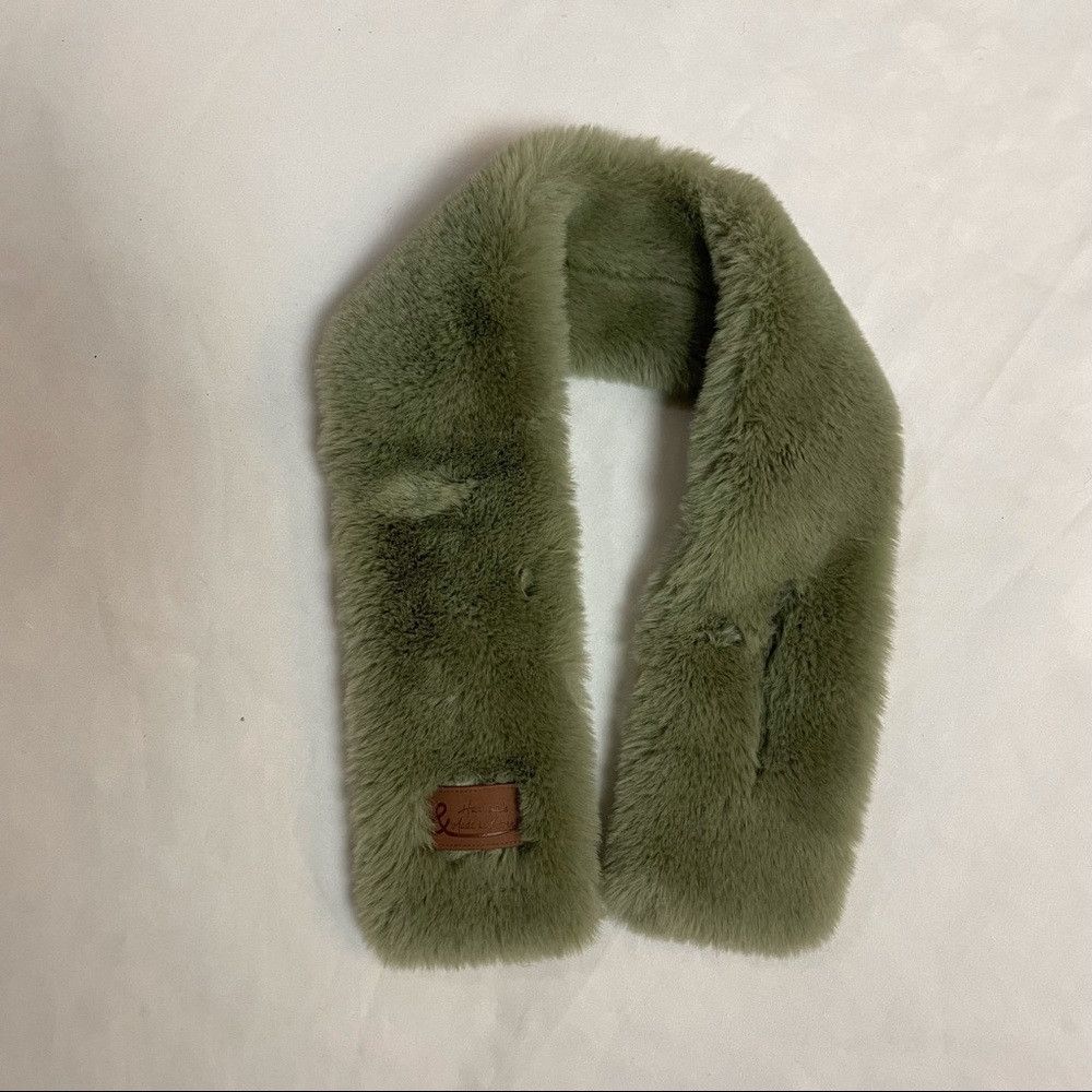 Other Green Fur Collar Scarf Neck Shrug Size ONE SIZE - 7 Thumbnail