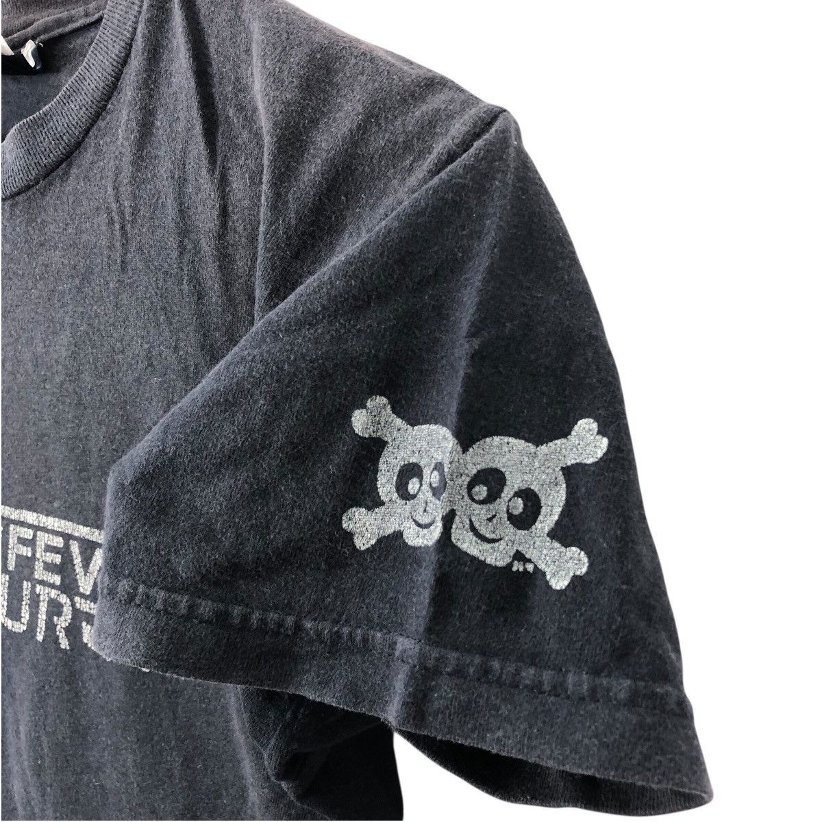 Vintage Vintage 1999 FEVER FEVER TOUR Tokyo Slammin Gear T-Shirt Size US M / EU 48-50 / 2 - 4 Thumbnail