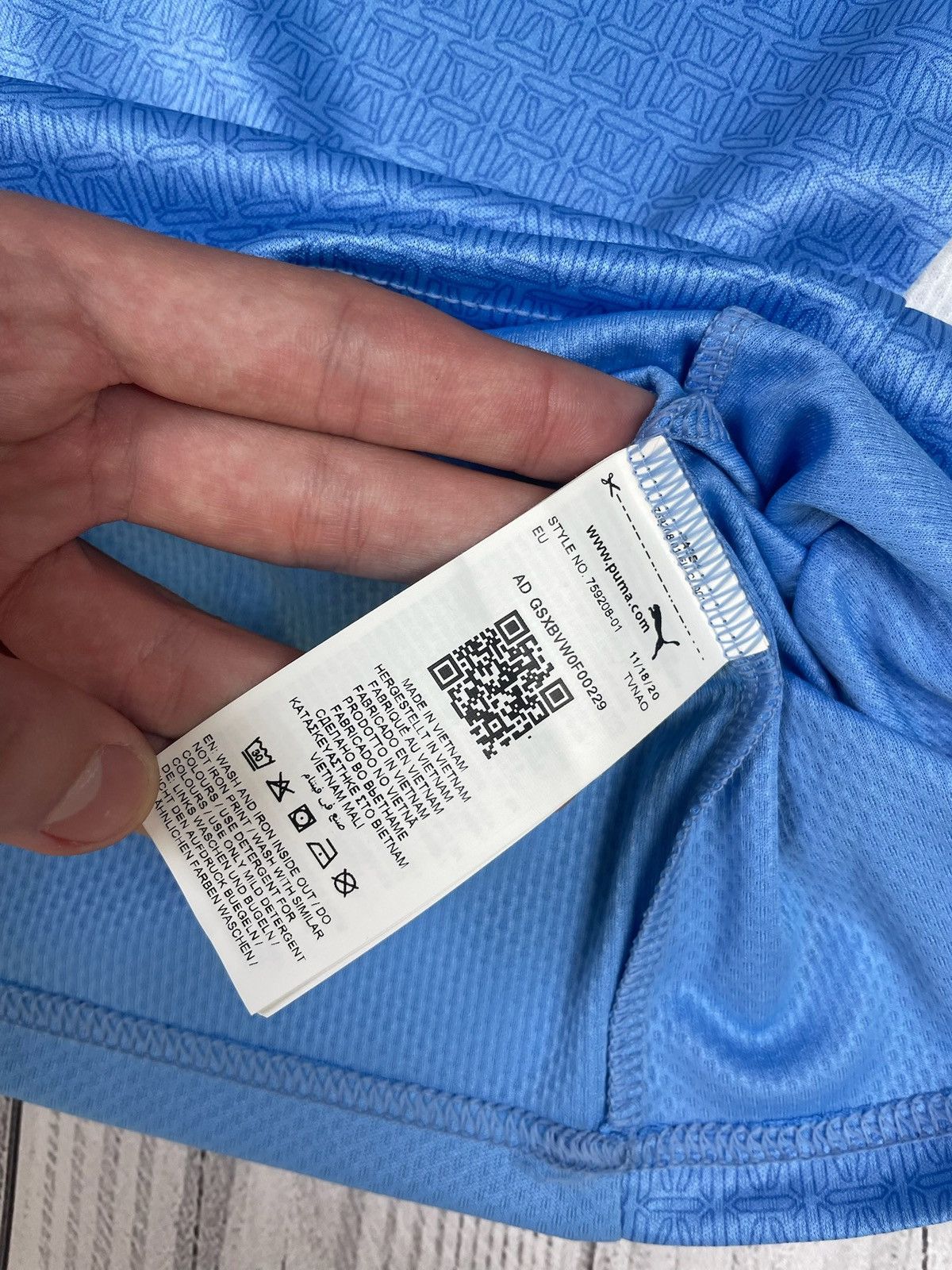 Puma Manchester City soccer jersey 17 De Bruyne women’s M rare Size M / US 6-8 / IT 42-44 - 5 Thumbnail