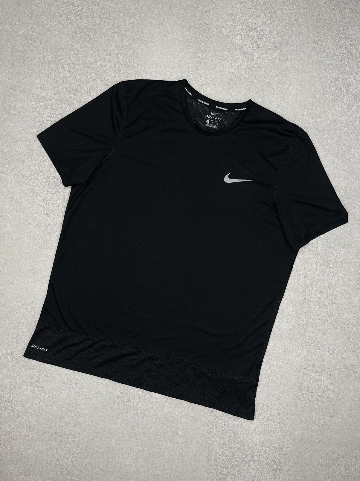 Nike Mens Nike Running Dri Fit Black T Shirts To The Grid Size US XL / EU 56 / 4 - 1 Thumbnail
