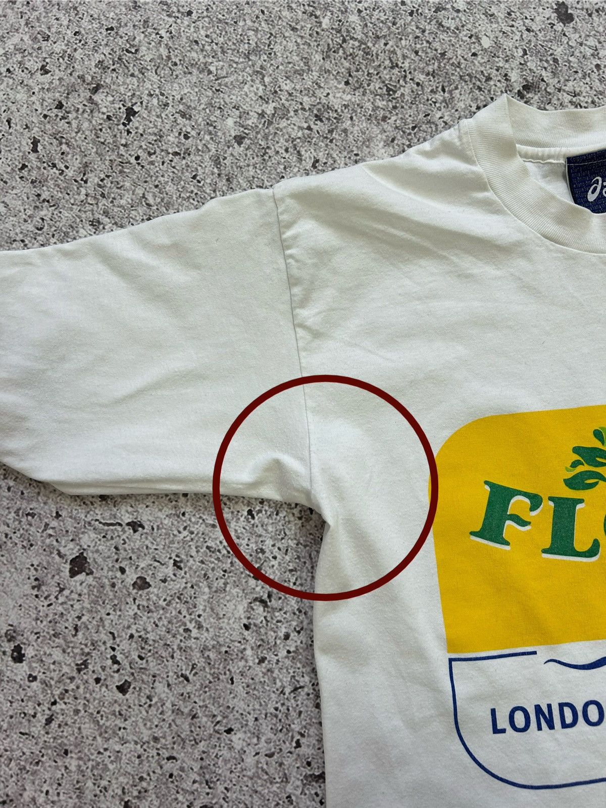 Asics × Japanese Brand × Vintage Vintage 90s 1999 ASICS The Flora London Marathon T-Shirt Size US S / EU 44-46 / 1 - 17 Thumbnail