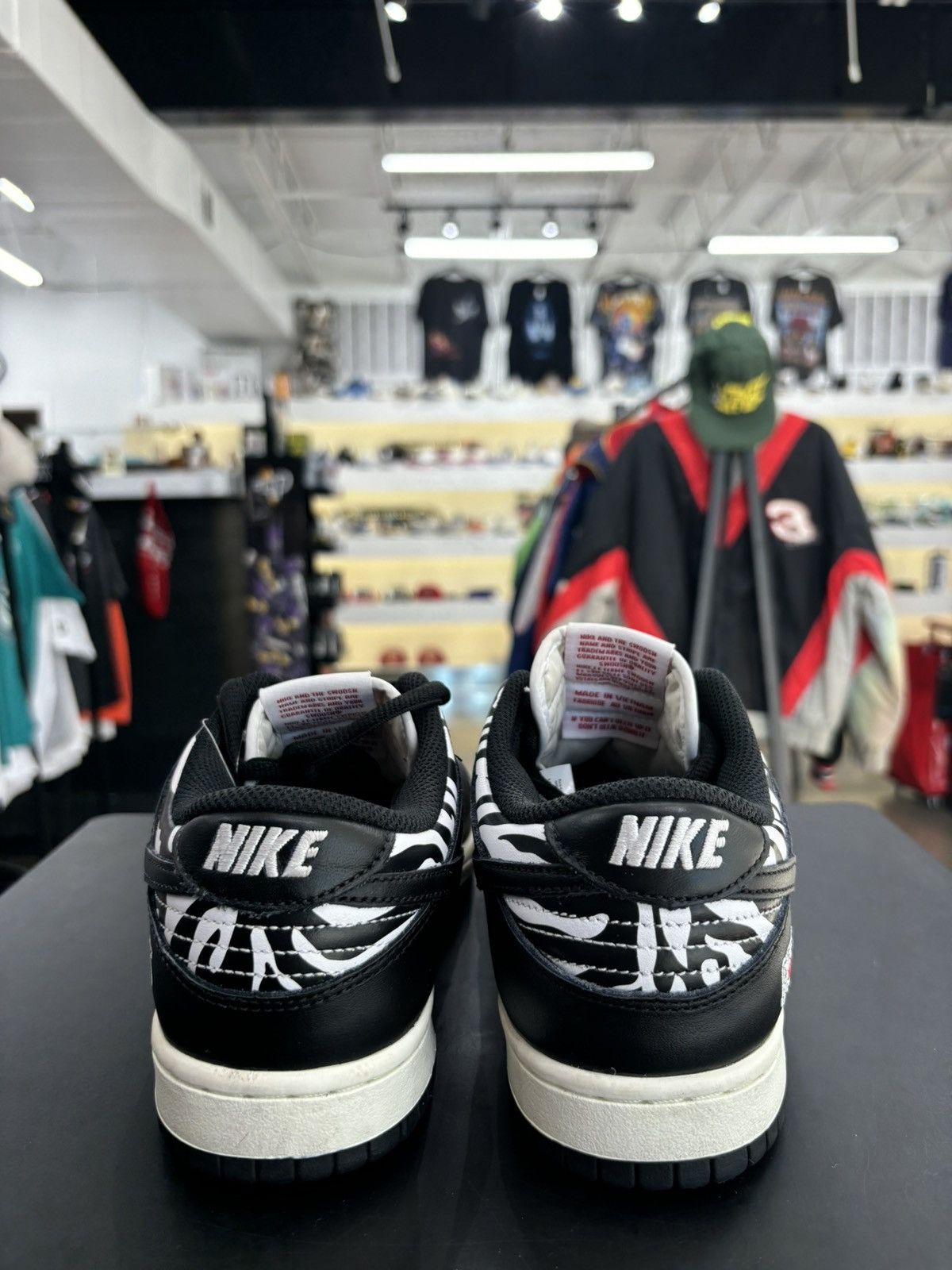 Nike Nike SB Dunk Low OG Quartersnacks Zebra Sz. 7.5 Size US 7.5 / EU 40-41 - 3 Thumbnail