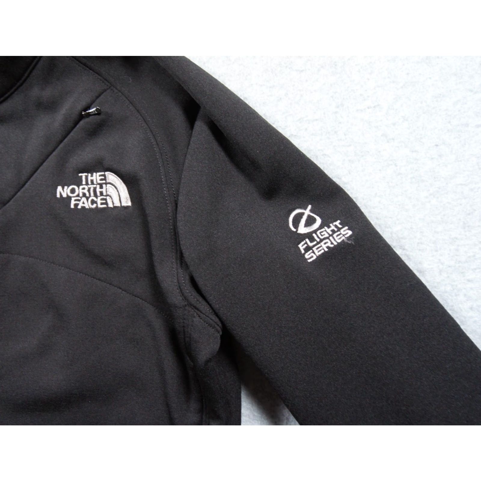 The North Face VINTAGE North Face Jacket Womens Small Black Flight Series TKA Stretch Outdoors Size S / US 4 / IT 40 - 4 Thumbnail