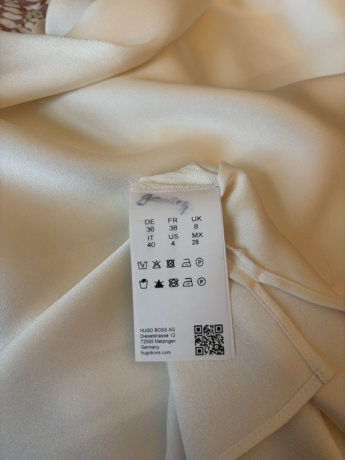 Hugo Boss HUGO BOSS Silk Blend Minimalist Blouse (Cream) Size S / US 4 / IT 40 - 5 Thumbnail