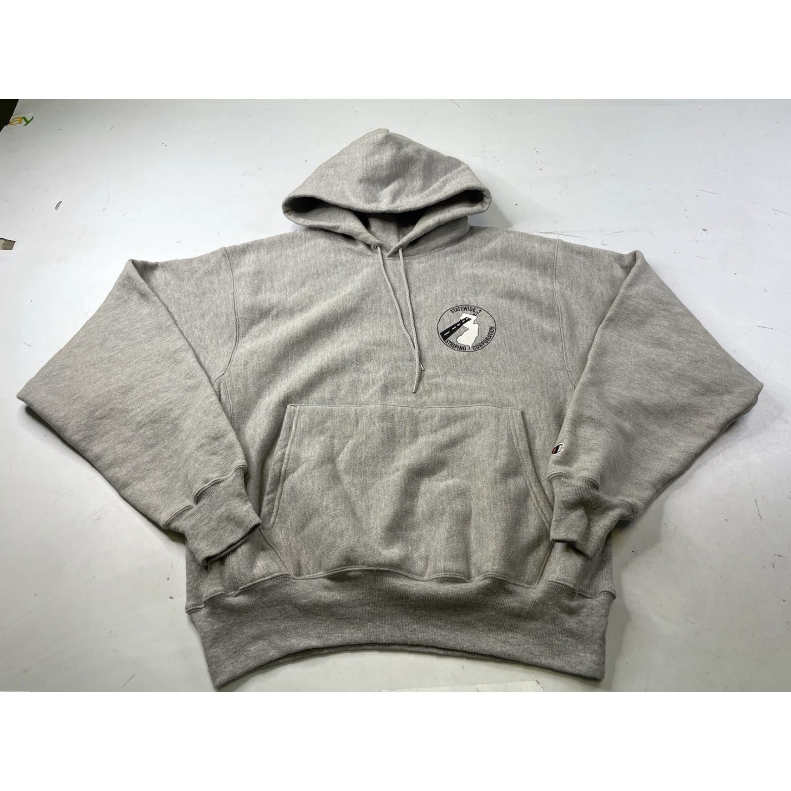 Champion VINTAGE Champion Reverse Weave Hoodie Pullover Medium Gray Hooded Pockets Logo Embroidered Men Sweatshirt Size US M / EU 48-50 / 2 - 2 Thumbnail