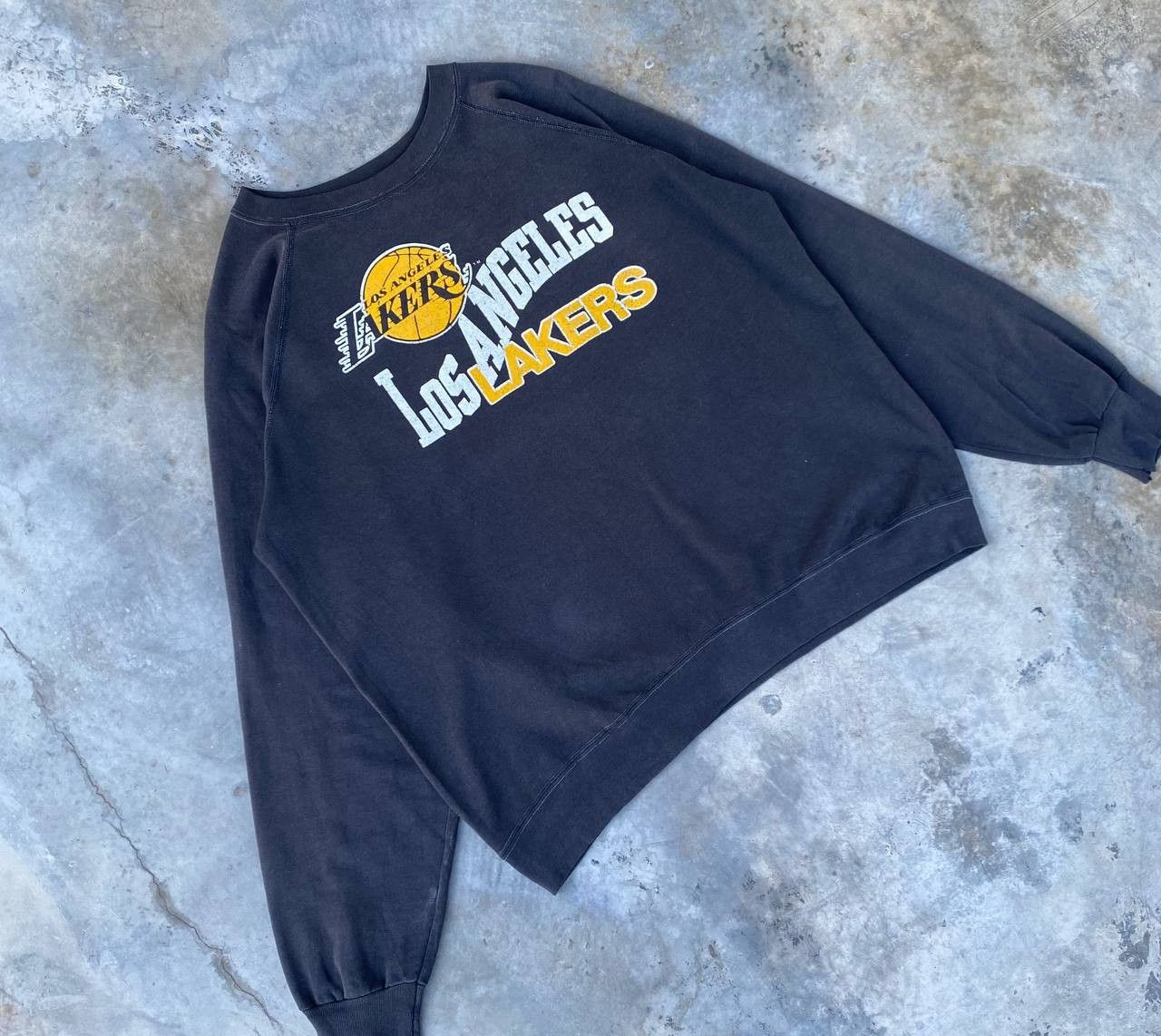 Vintage RARE VINTAGE 70S LAKERS LOS ANGELES FADED BLACK SWEATSHIRT Size US L / EU 52-54 / 3 - 7 Thumbnail