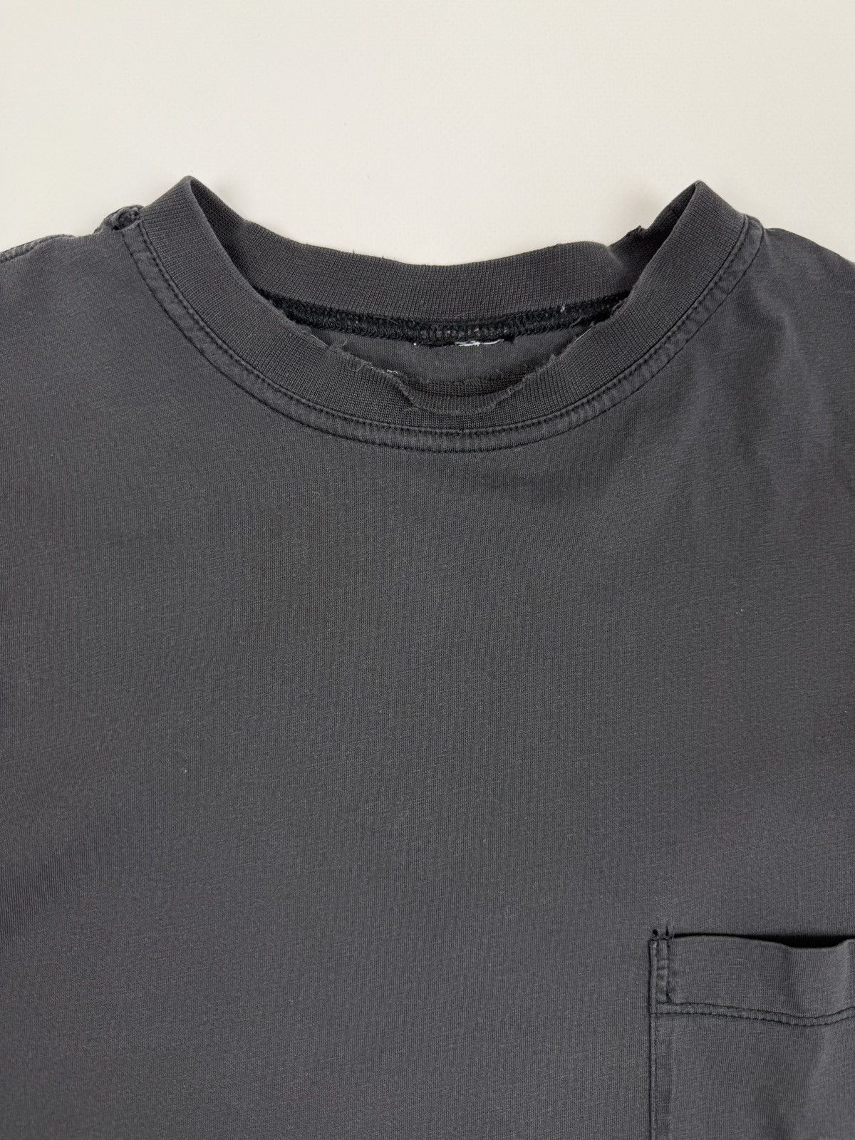 Vintage 1990’s Vintage Faded Grey Distressed Pocket Blank T-Shirt Size US XL / EU 56 / 4 - 4 Thumbnail