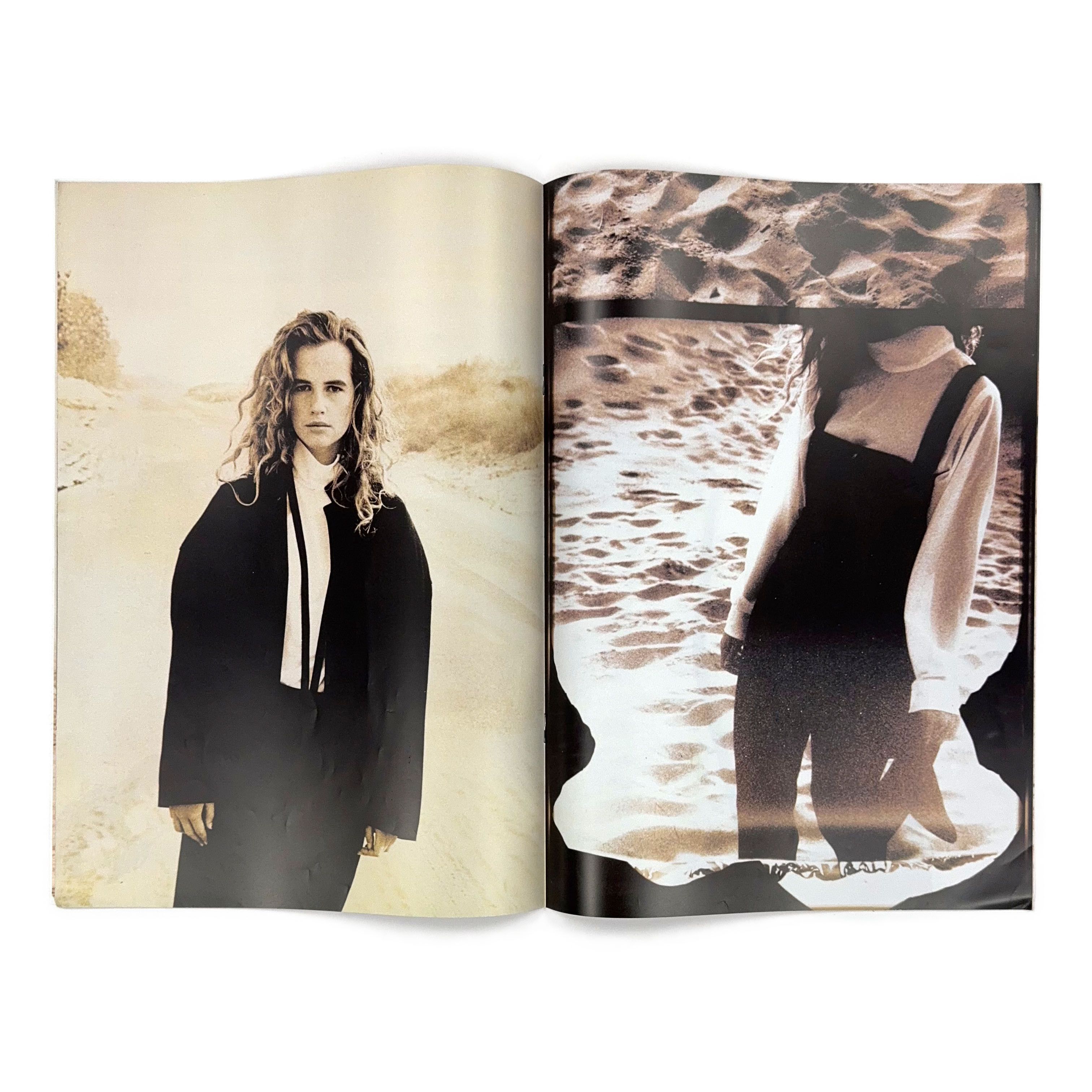 Comme des Garcons tricot COMME des GARÇONS No.14 by Peter Lindbergh (1985) Size ONE SIZE - 2 Thumbnail